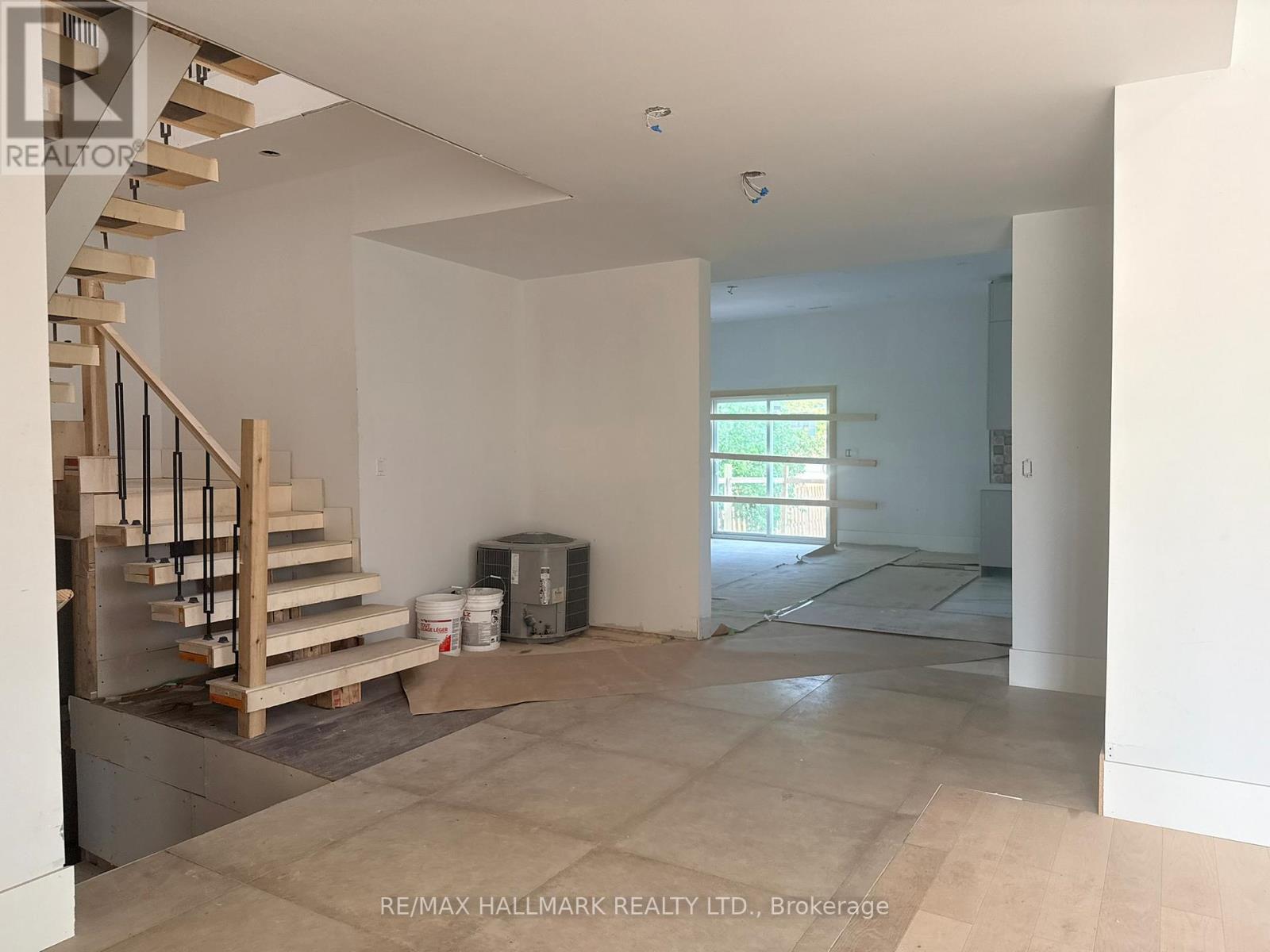 783 Midland Avenue, Toronto, Ontario  M1K 4E5 - Photo 5 - E13438144