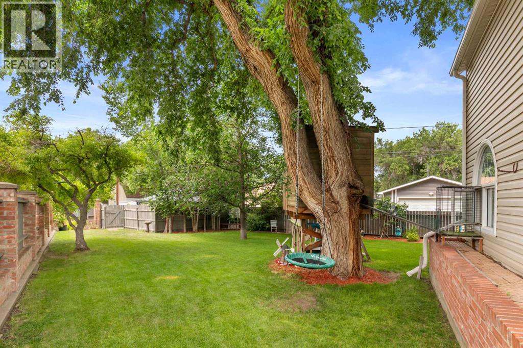 140 6 Street Se, Medicine Hat, Alberta  T1A 1G8 - Photo 35 - A2327559