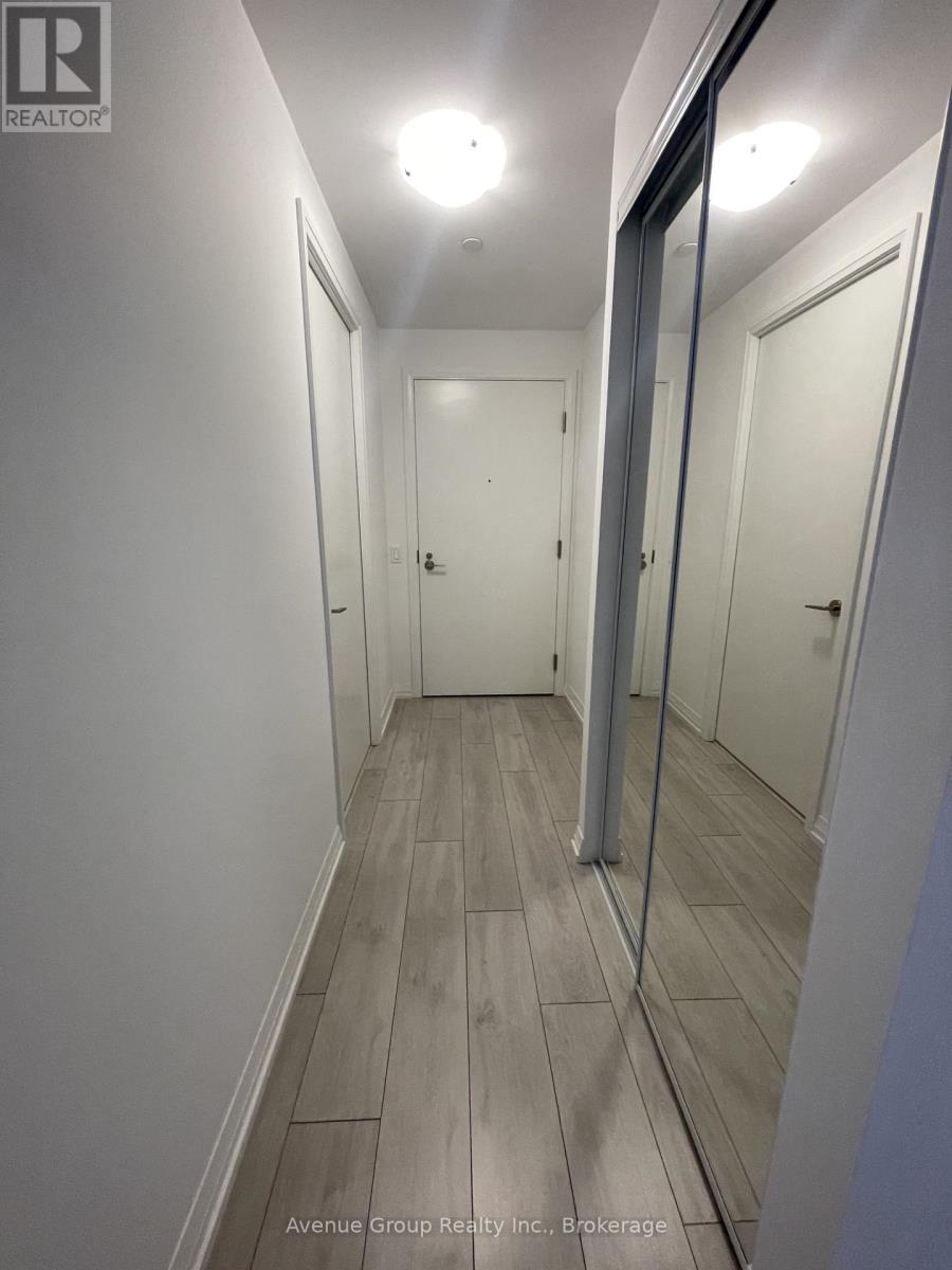 1026 - 400 King Street W, Toronto, Ontario  M5V 0X8 - Photo 3 - C13585846