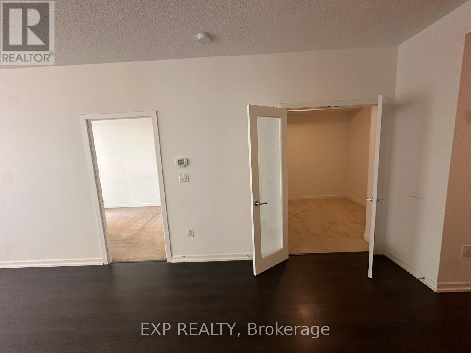 2207 - 70 Forest Manor Road, Toronto, Ontario M2J 0A9 - Photo 3 - C13585892