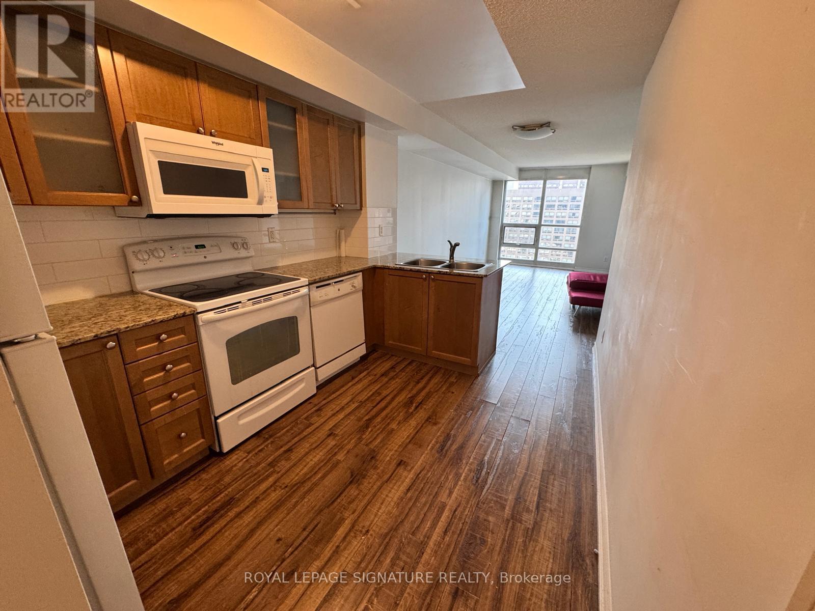 1204 - 761 Bay Street, Toronto, Ontario  M5G 2R2 - Photo 3 - C13585988