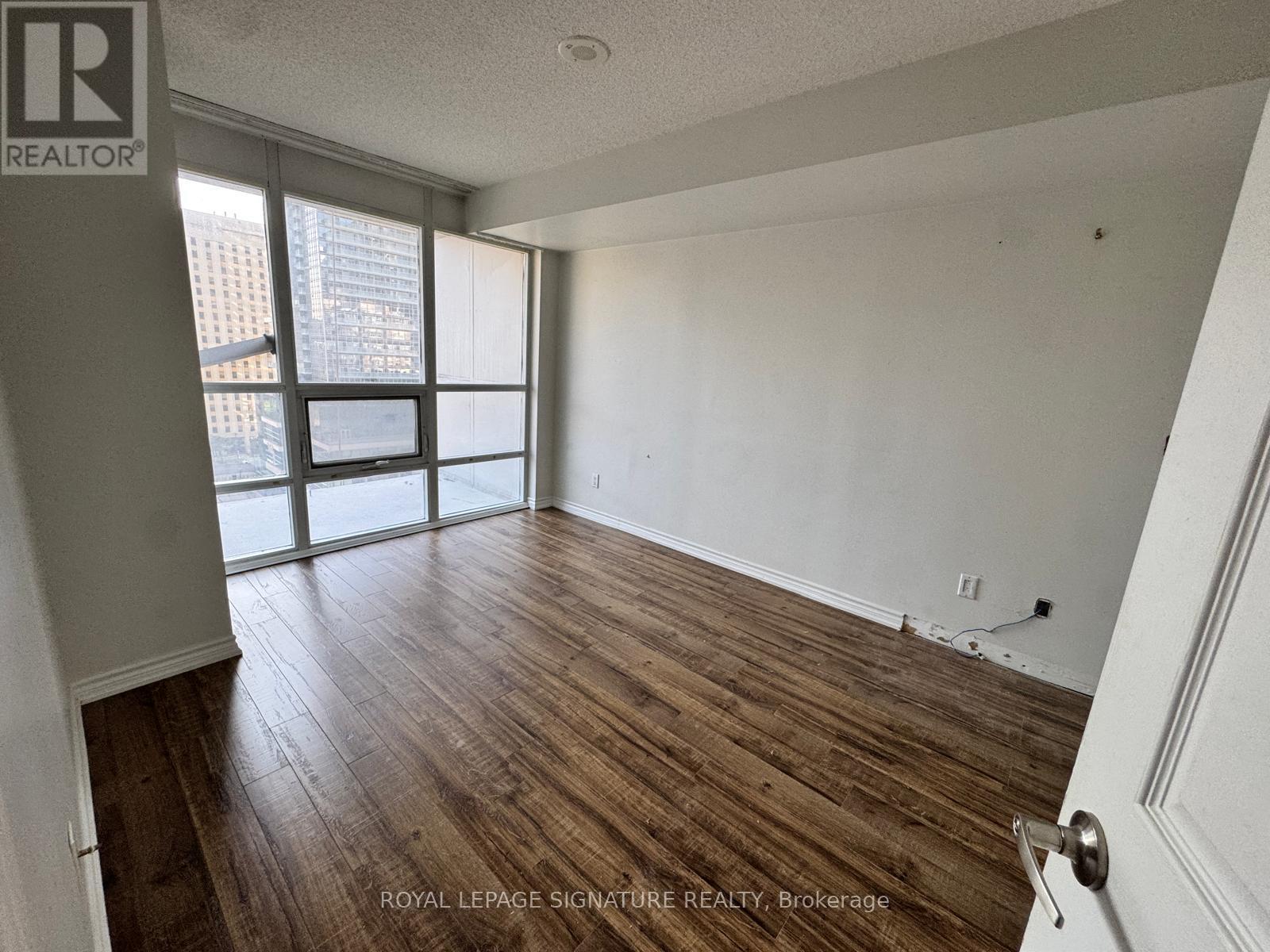 1204 - 761 Bay Street, Toronto, Ontario  M5G 2R2 - Photo 4 - C13585988