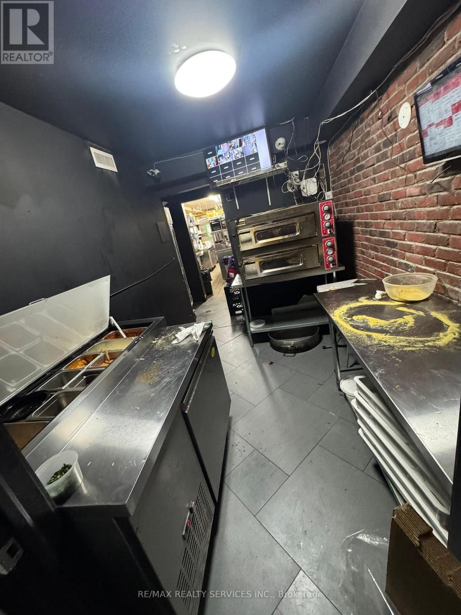 755 Queen Street E, Toronto, Ontario  M4M 1H3 - Photo 12 - E13585814