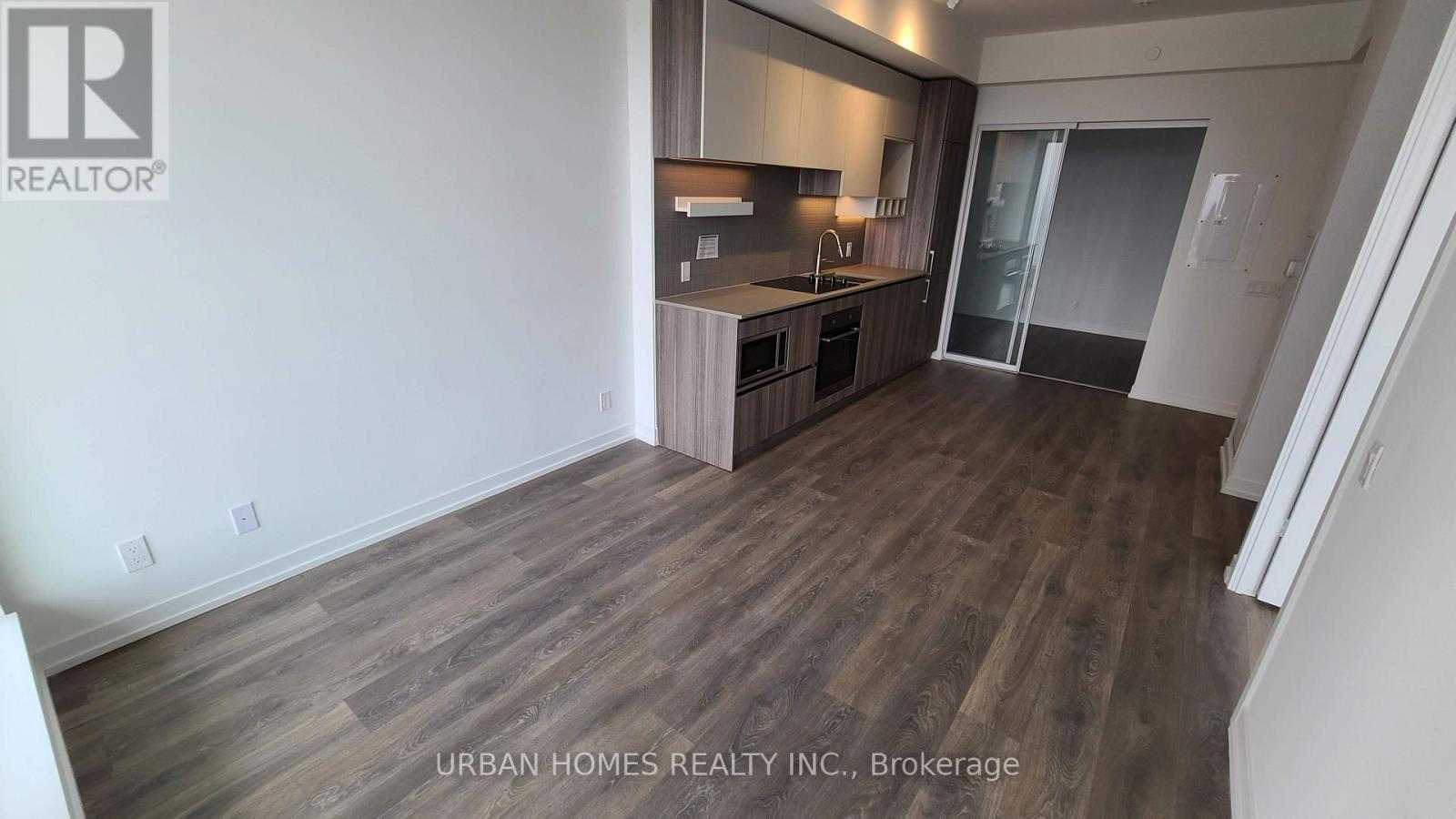 4008 - 898 PORTAGE PARKWAY