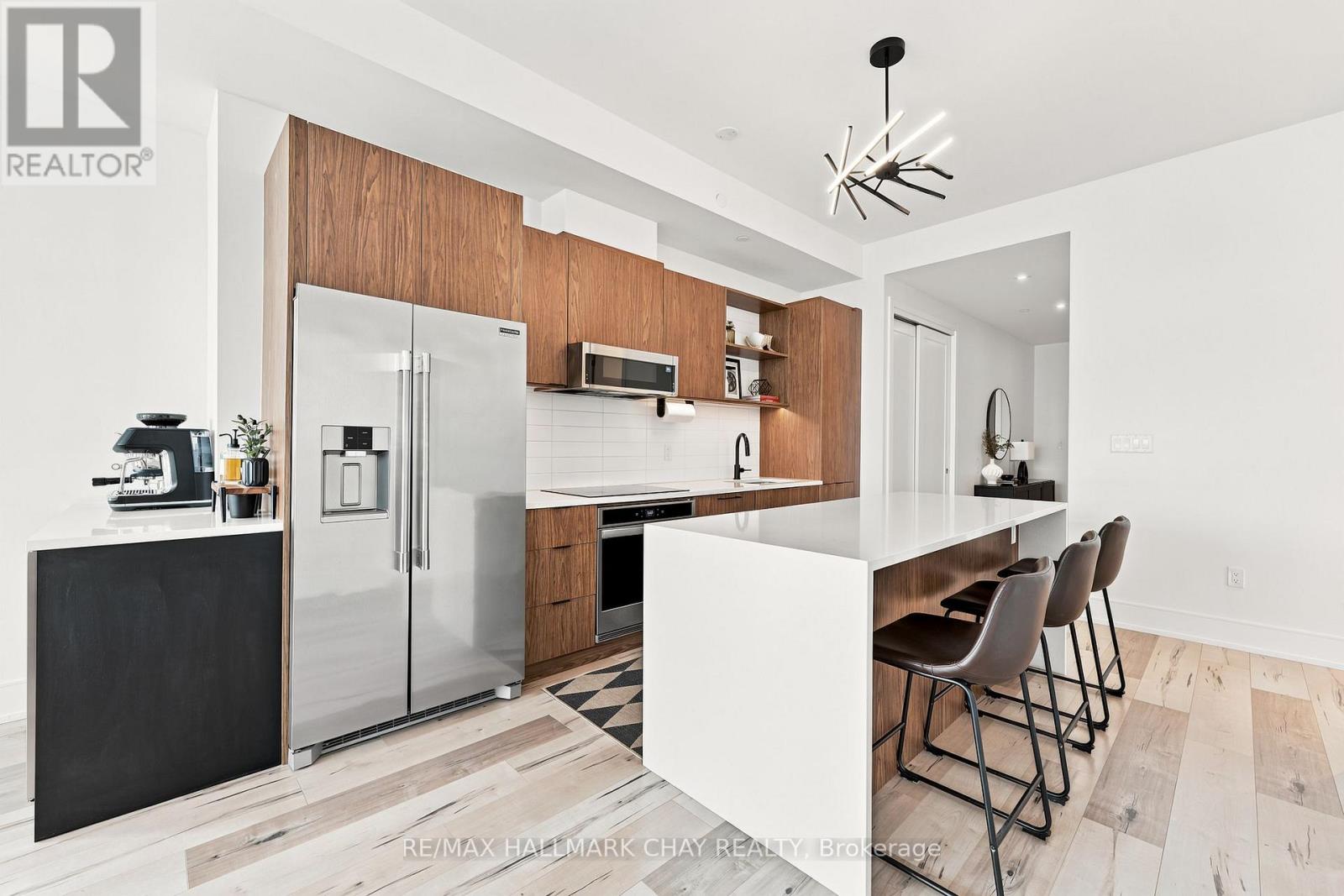 914 - 185 Dunlop Street E, Barrie (Lakeshore), Ontario L4M 0L7 - Photo 4 - S13585812