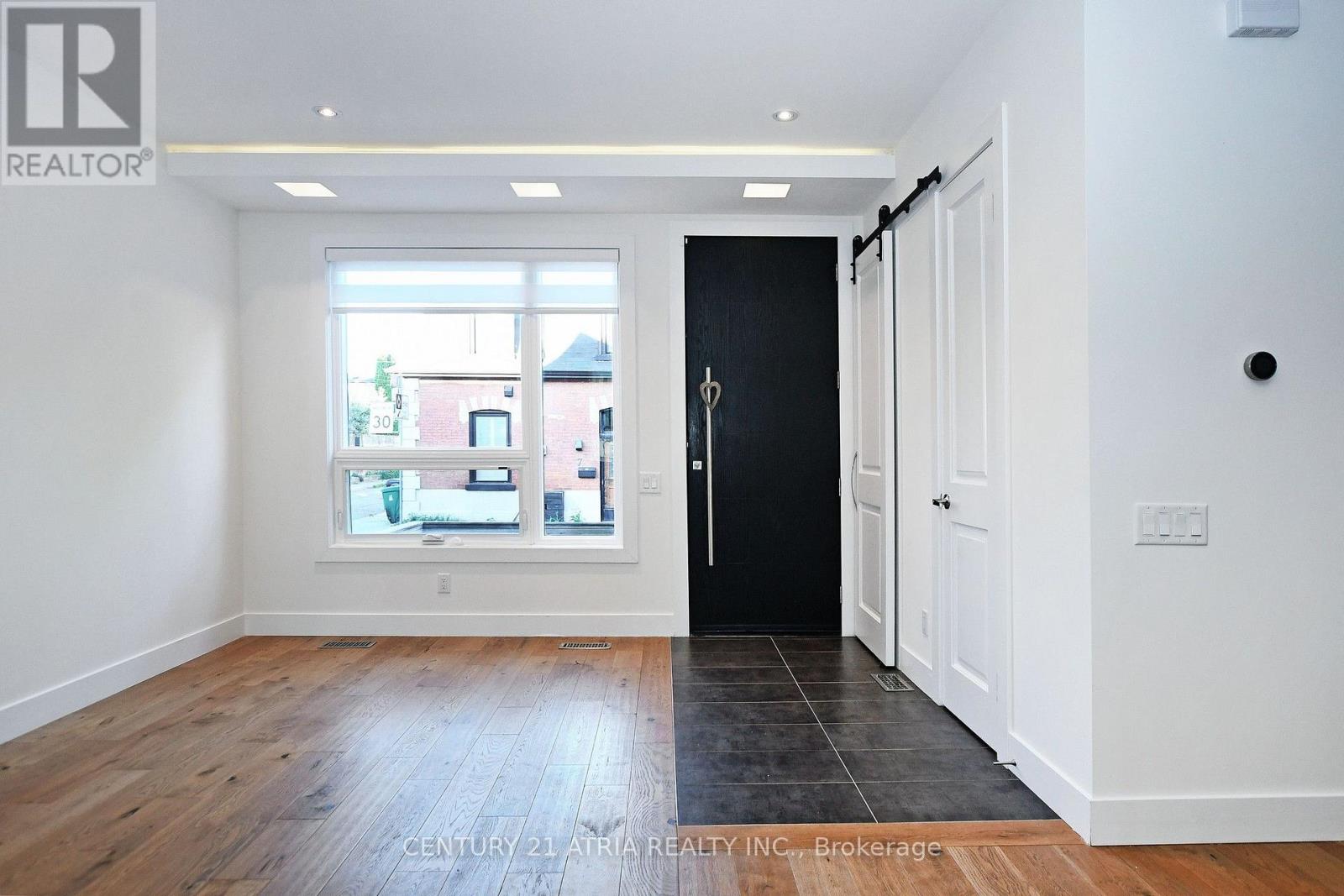 10 Palmerston Avenue, Toronto, Ontario  M6J 2H7 - Photo 3 - C13583902