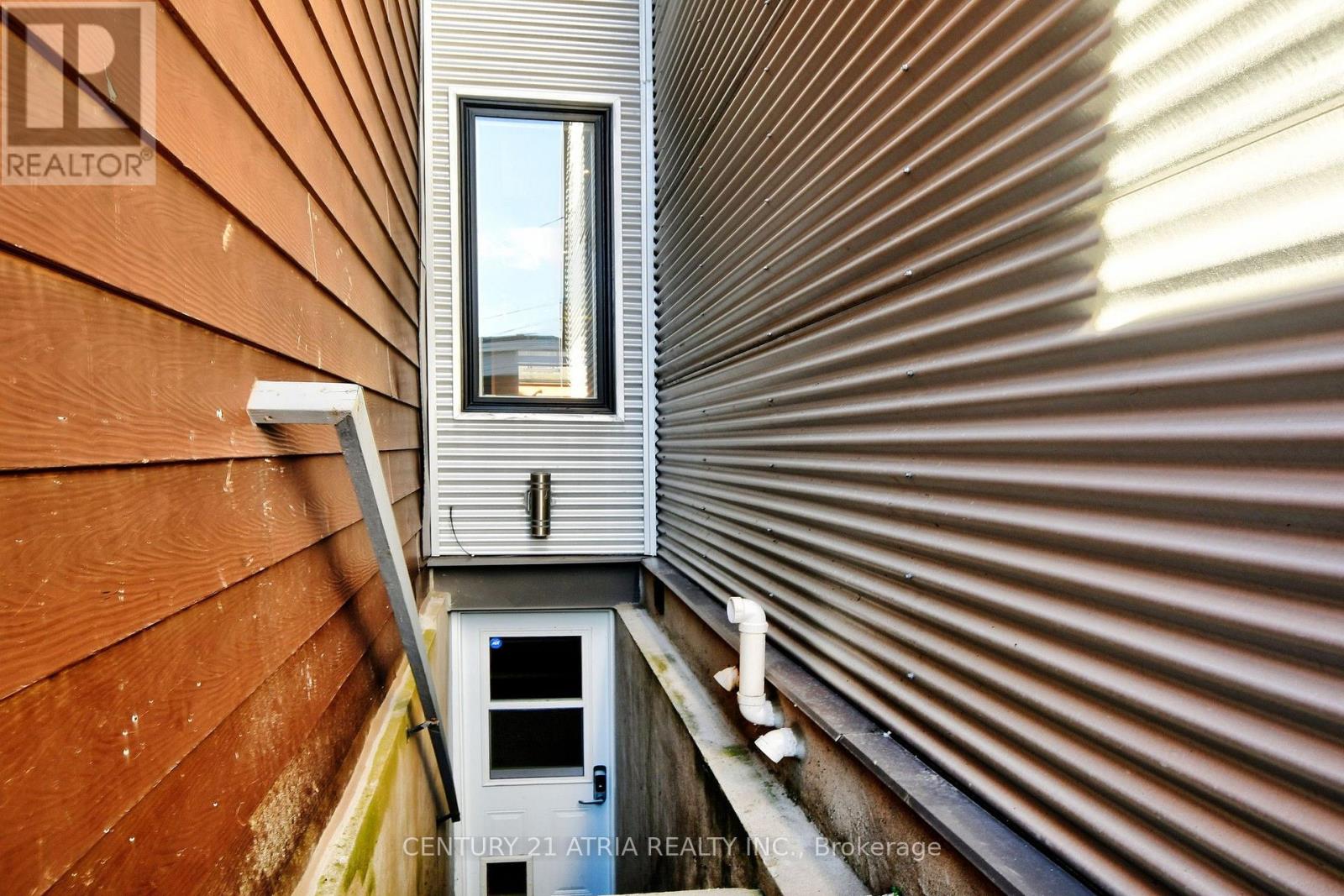 10 Palmerston Avenue, Toronto, Ontario  M6J 2H7 - Photo 50 - C13583902