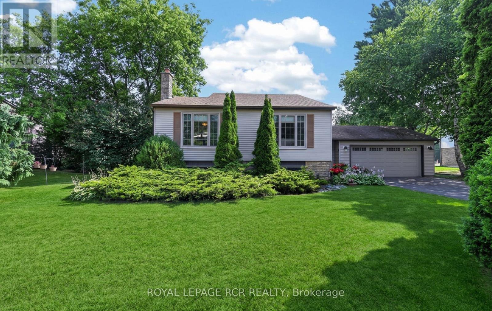 60 Holmes Drive, Caledon, Ontario  L7K 0A7 - Photo 2 - W13585778