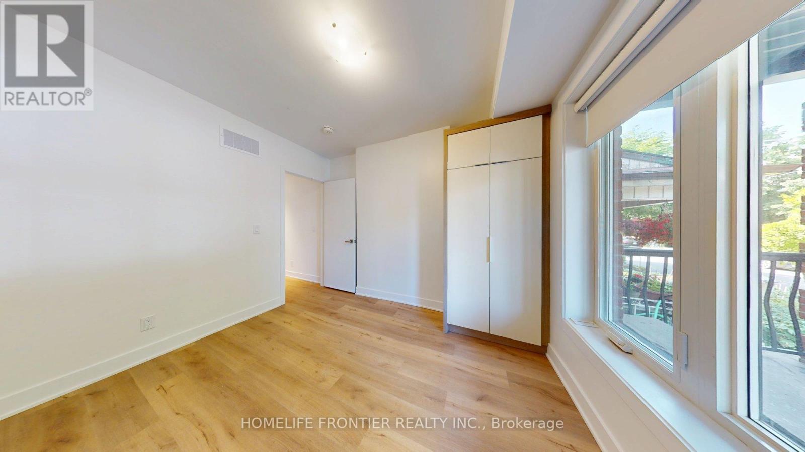2 (Main Floor) - 231 Symington Avenue, Toronto, Ontario  M6P 3W5 - Photo 11 - W13585824