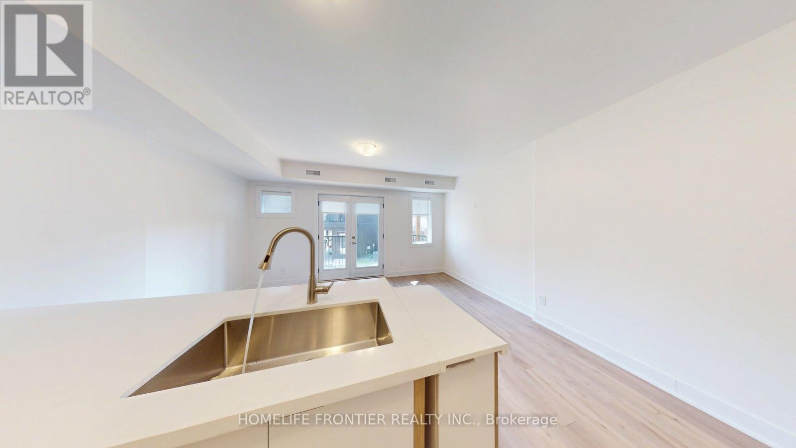 2 (Main Floor) - 231 Symington Avenue, Toronto, Ontario  M6P 3W5 - Photo 6 - W13585824