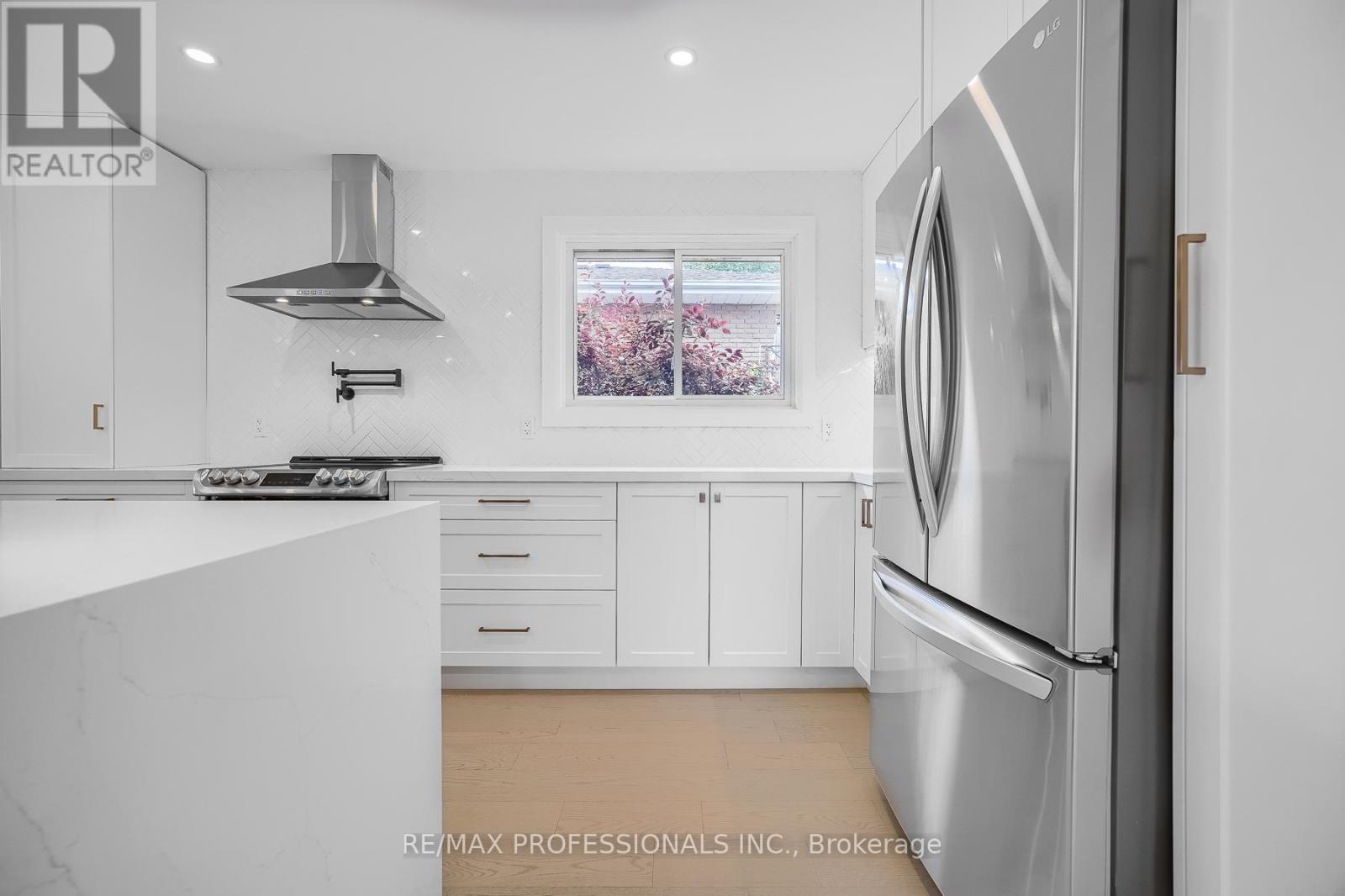 1481 Jefferson Road, Burlington, Ontario  L7P 2C7 - Photo 8 - W13585826