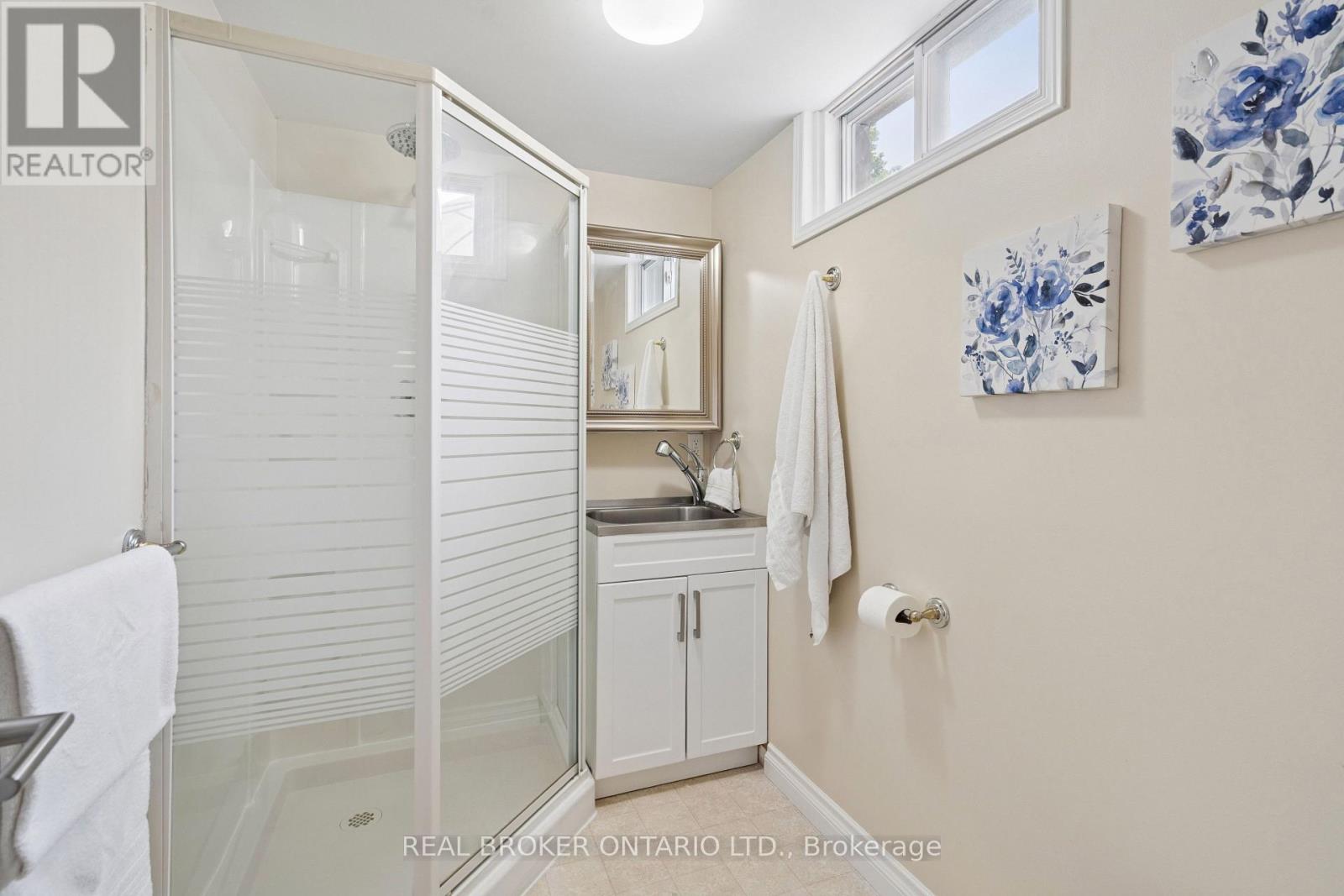 254 Southwood Drive, Kitchener, Ontario  N2E 2B1 - Photo 33 - X13585850