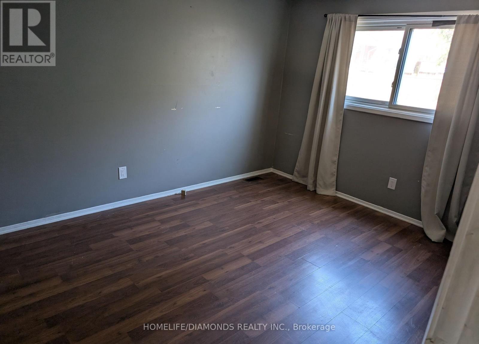 Upper - 5 Calcott Court, Thorold, Ontario  L2V 4J9 - Photo 10 - X13585866