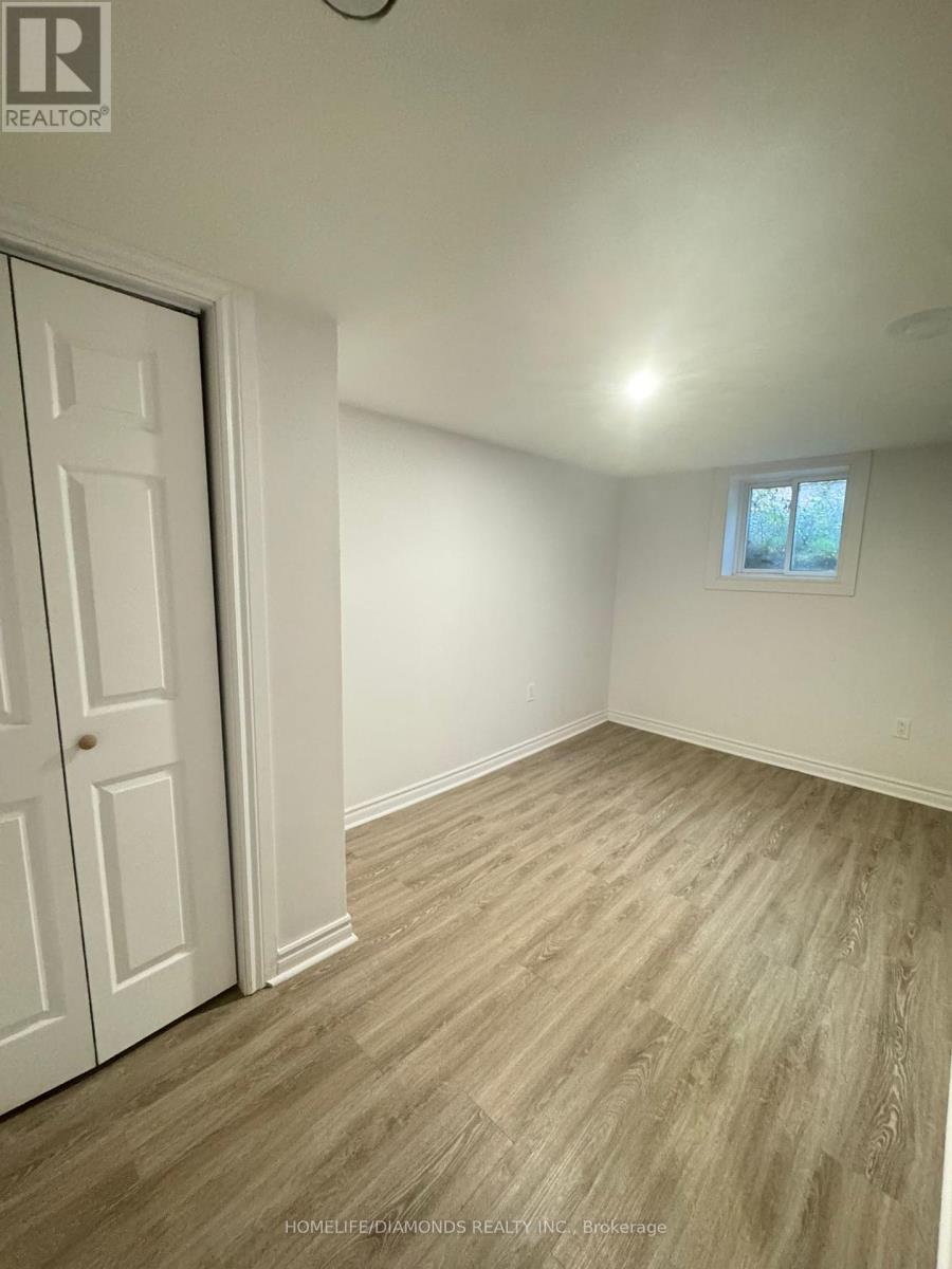Upper - 5 Calcott Court, Thorold, Ontario  L2V 4J9 - Photo 12 - X13585866