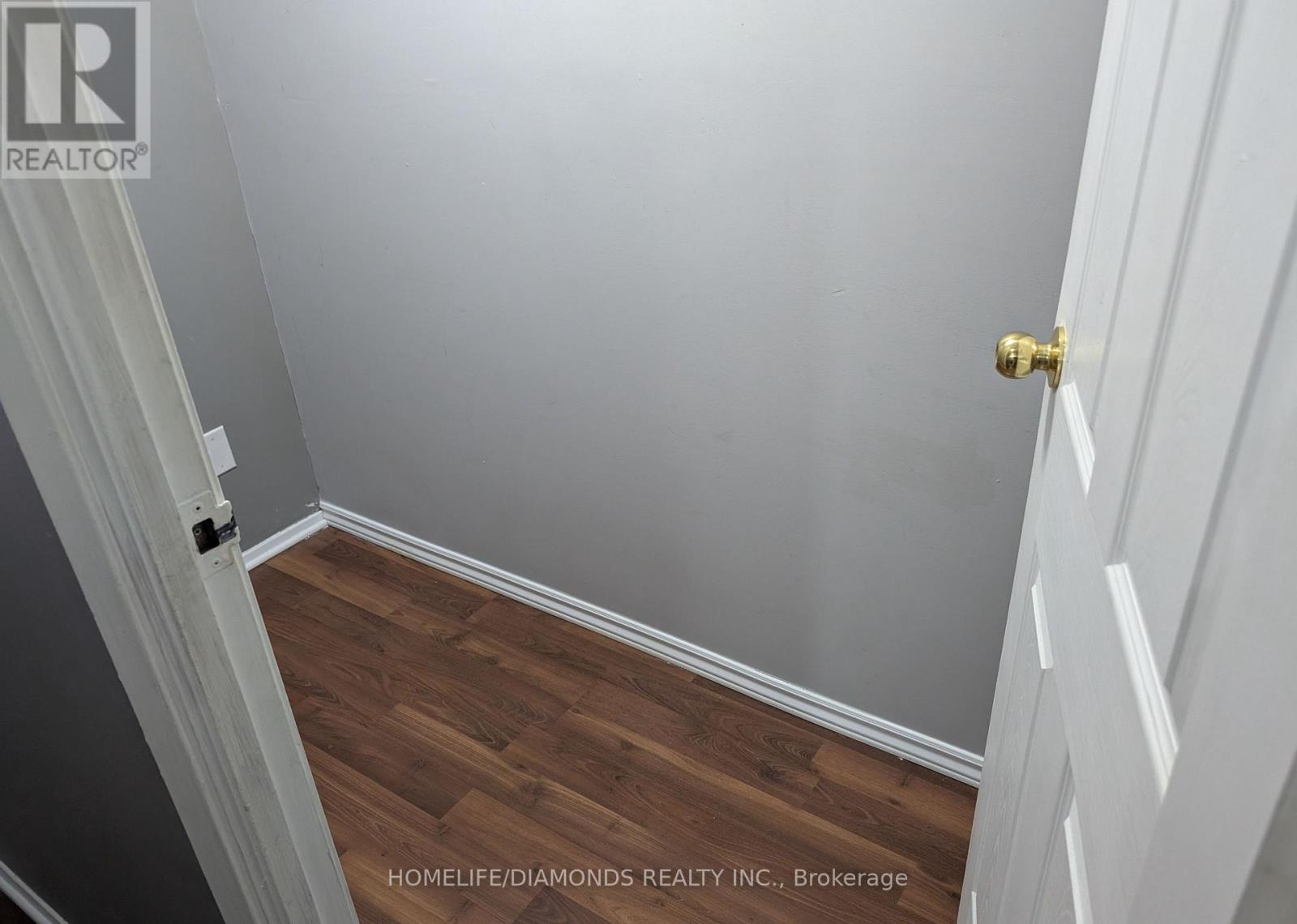 Upper - 5 Calcott Court, Thorold, Ontario  L2V 4J9 - Photo 6 - X13585866