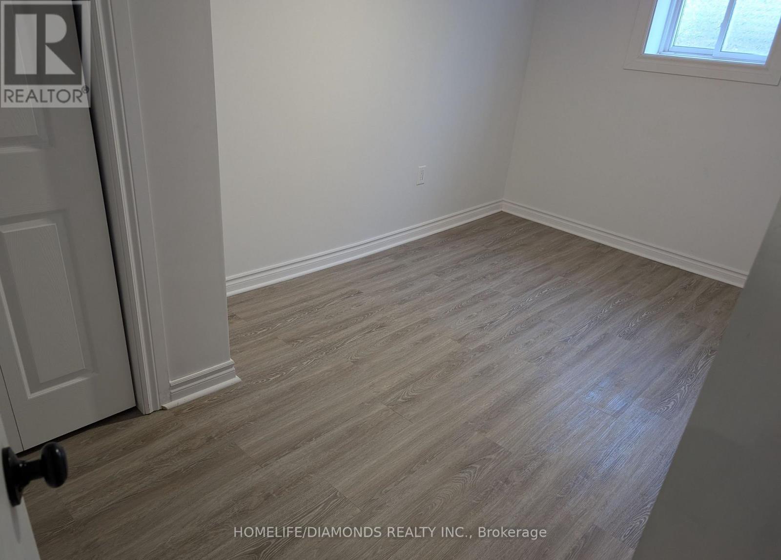 Upper - 5 Calcott Court, Thorold, Ontario  L2V 4J9 - Photo 8 - X13585866