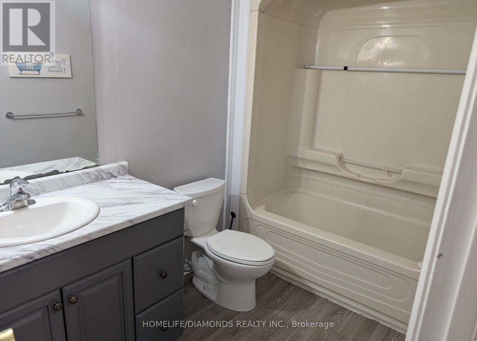 Upper - 5 Calcott Court, Thorold, Ontario  L2V 4J9 - Photo 9 - X13585866