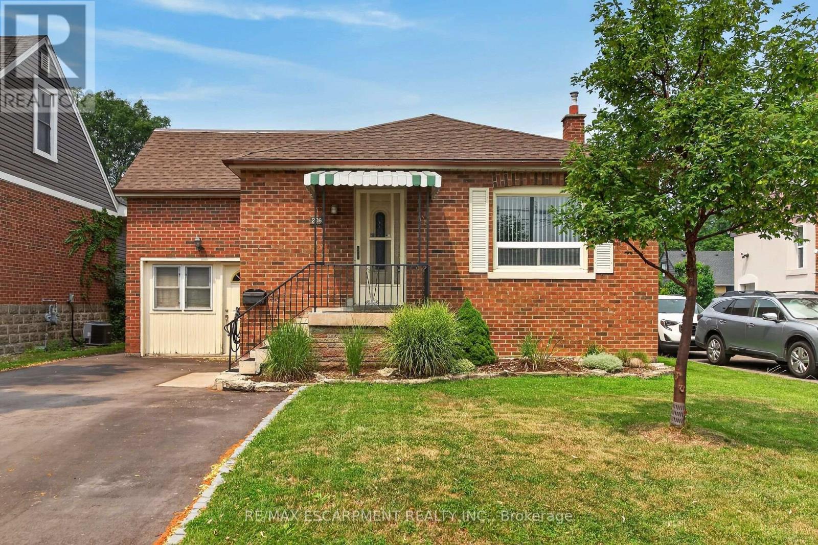 206 East 13th Street, Hamilton, Ontario  L9A 3Z7 - Photo 2 - X13585924