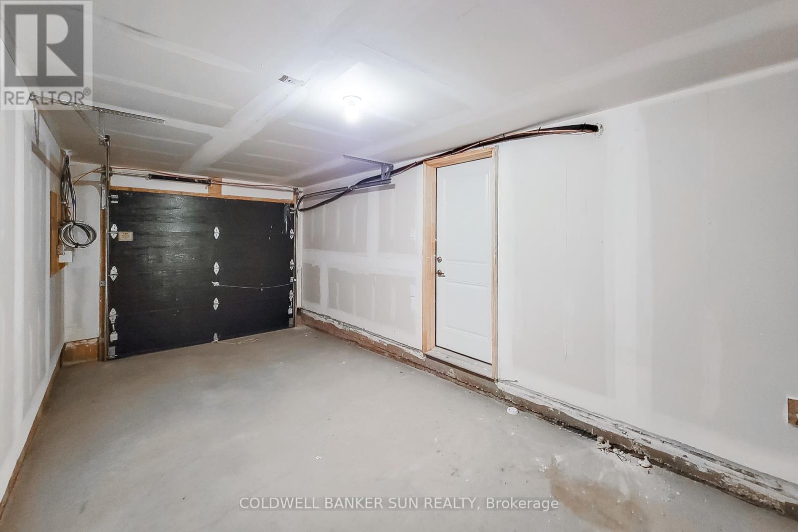 7 Roxanne Drive, Hamilton, Ontario  L8H 1L9 - Photo 32 - X13585962