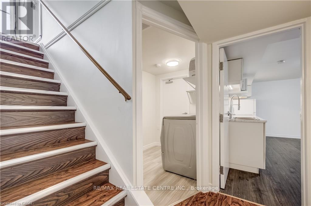 B - 297 Country Hill Drive, Kitchener, Ontario  N2E 2C1 - Photo 2 - X13585992