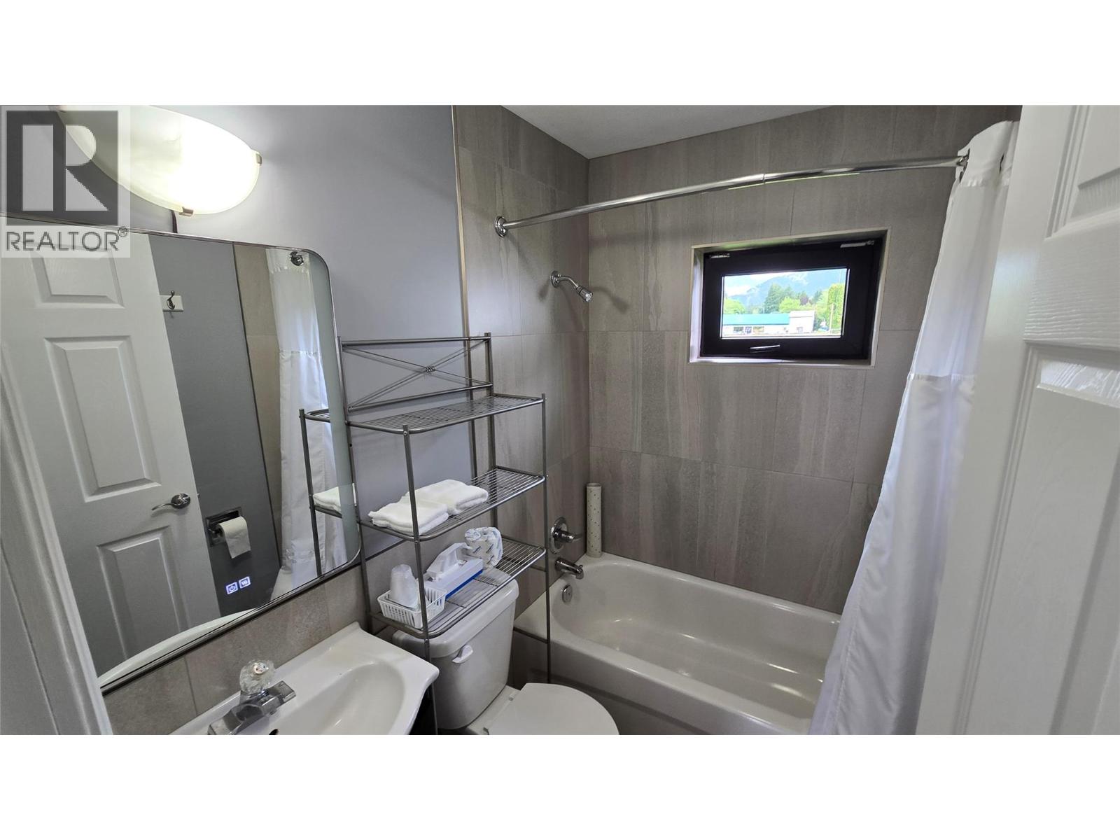 101 Oak Street, Fauquier, British Columbia V0G 1K0 - Photo 10 - 10333123