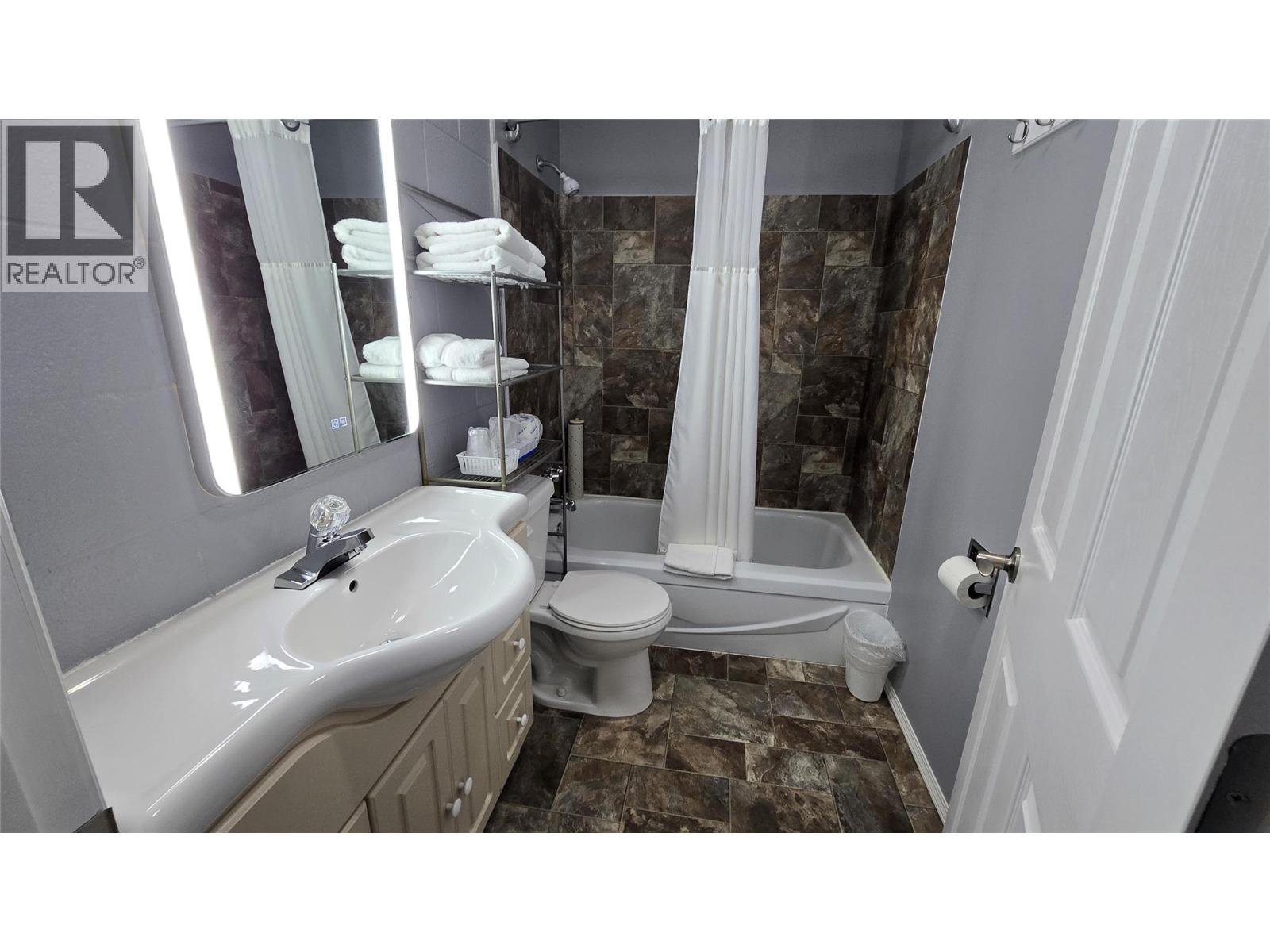 101 Oak Street, Fauquier, British Columbia V0G 1K0 - Photo 7 - 10333123
