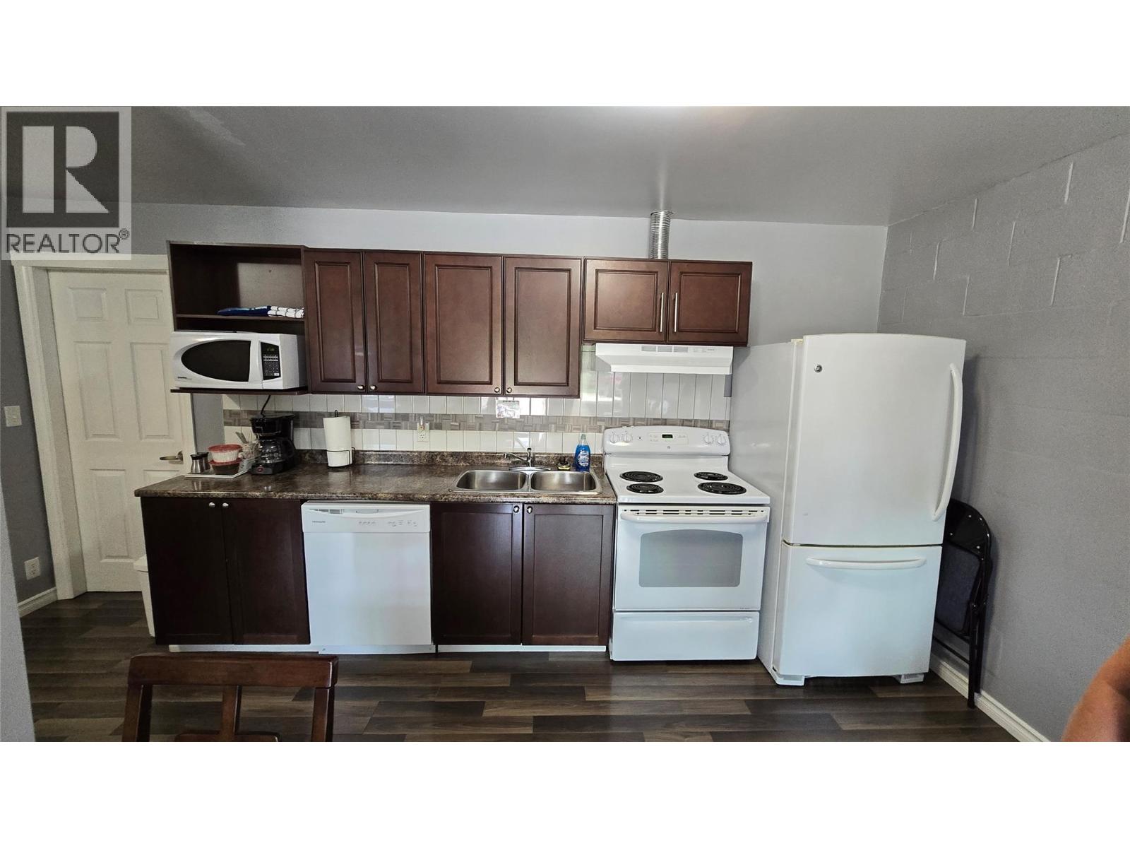 101 Oak Street, Fauquier, British Columbia V0G 1K0 - Photo 8 - 10333123
