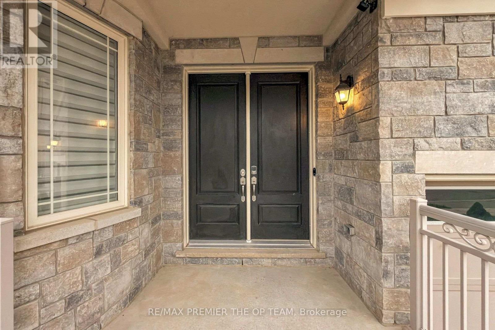 Upper - 60 Chesney Crescent, Vaughan, Ontario L4H 4A5 - Photo 6 - N13579208