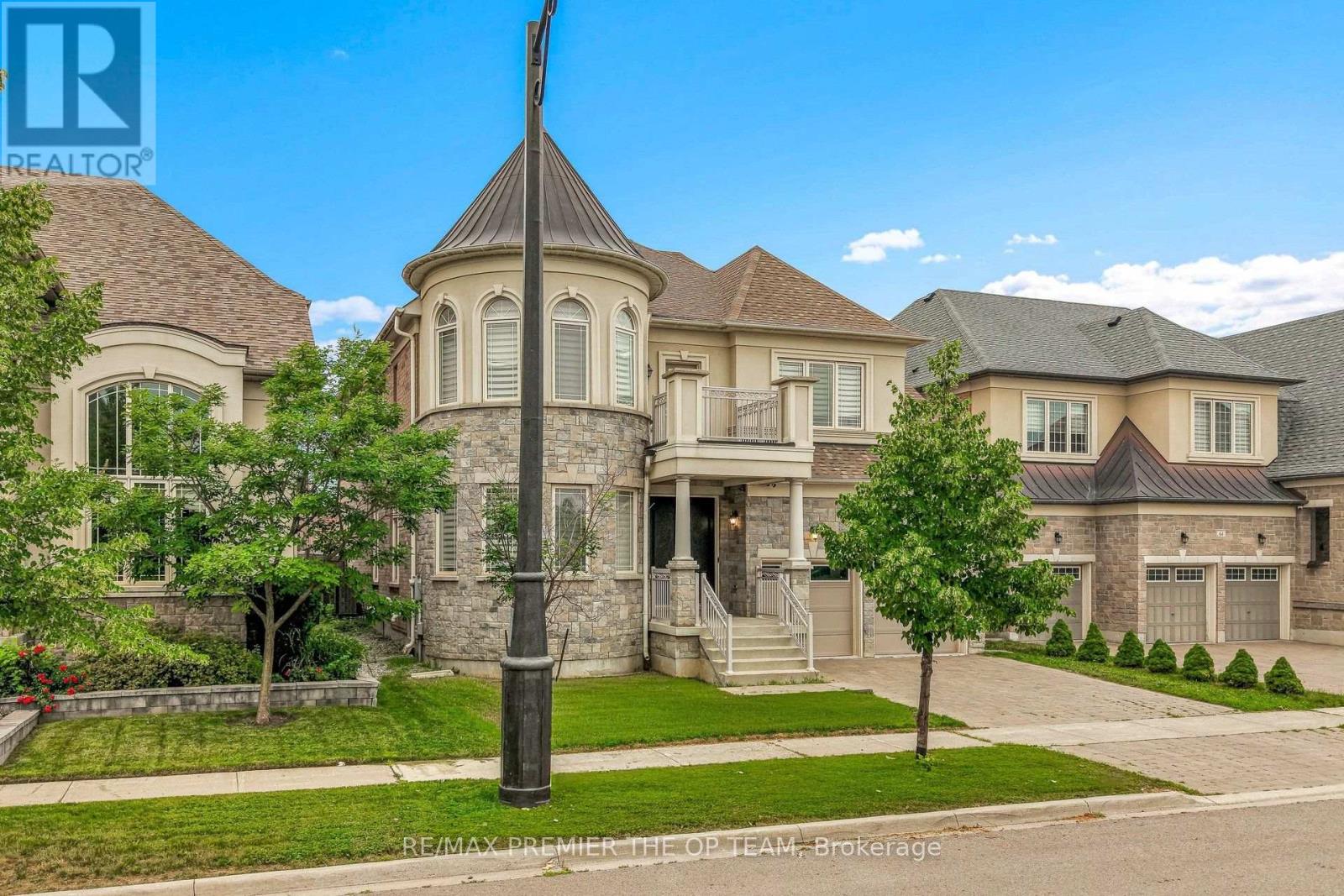 Upper - 60 Chesney Crescent, Vaughan, Ontario L4H 4A5 - Photo 5 - N13579208
