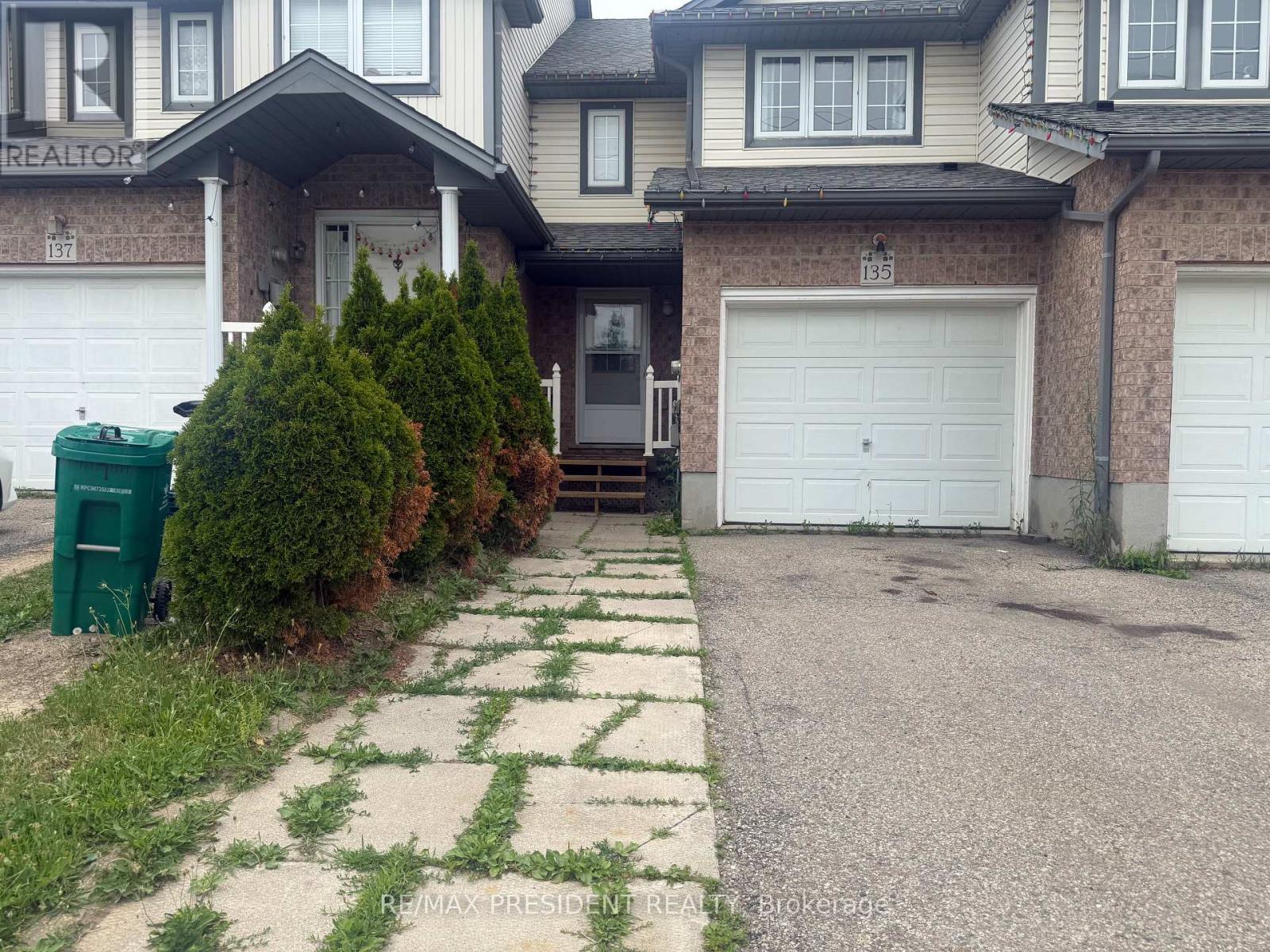 135 Activa Avenue, Kitchener, Ontario  N2E 3T3 - Photo 2 - X13583972