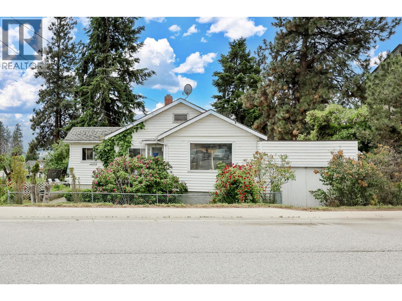 2571 & 2573 Hebert Road, West Kelowna, British Columbia V4T 2J6 - Photo 4 - 10395230