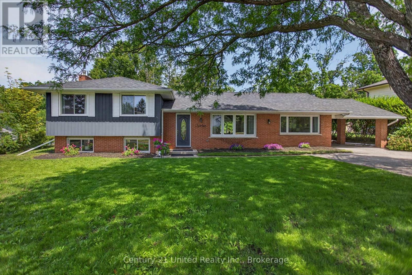 12 STEWART DRIVE, Selwyn, Ontario