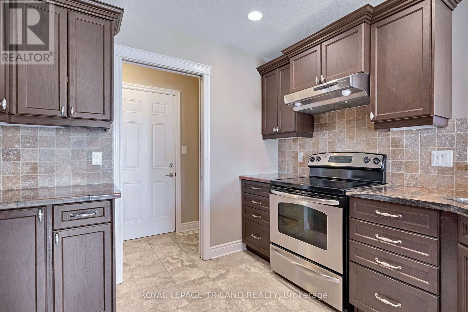 35 Cassie Crescent, Strathroy-Caradoc, Ontario  N7G 4E3 - Photo 17 - X13586012