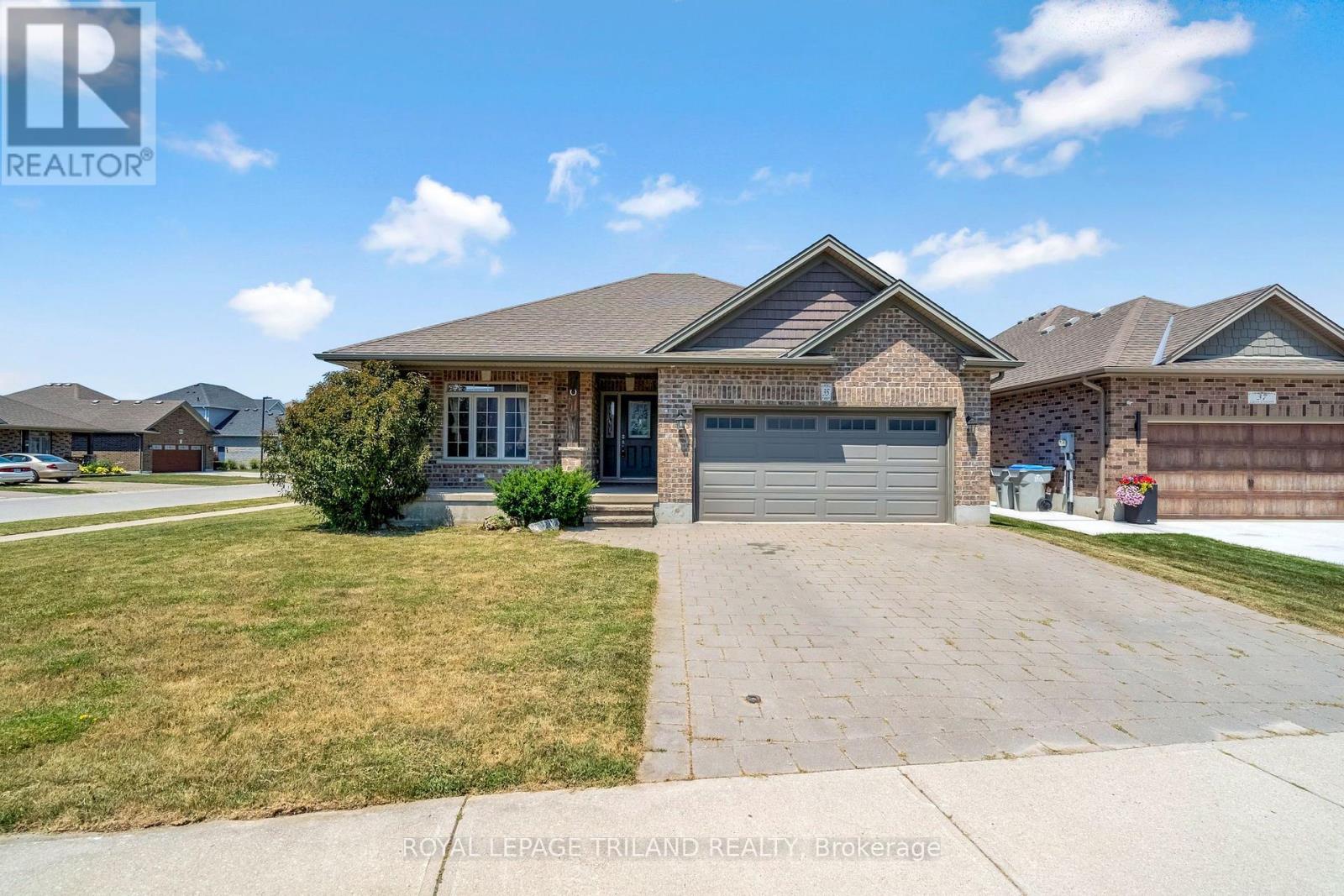 35 Cassie Crescent, Strathroy-Caradoc, Ontario  N7G 4E3 - Photo 2 - X13586012