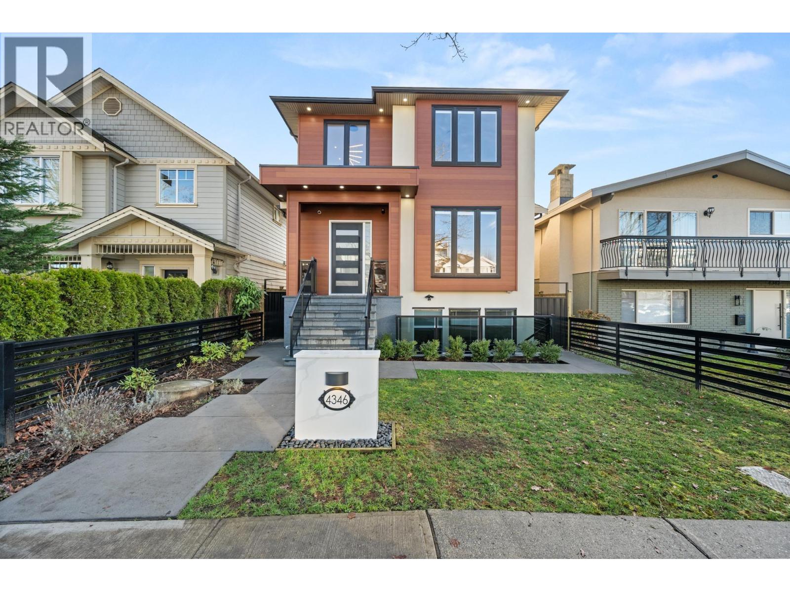 4346 Pender Street, Burnaby, British Columbia  V5C 2M6 - Photo 2 - R3148069