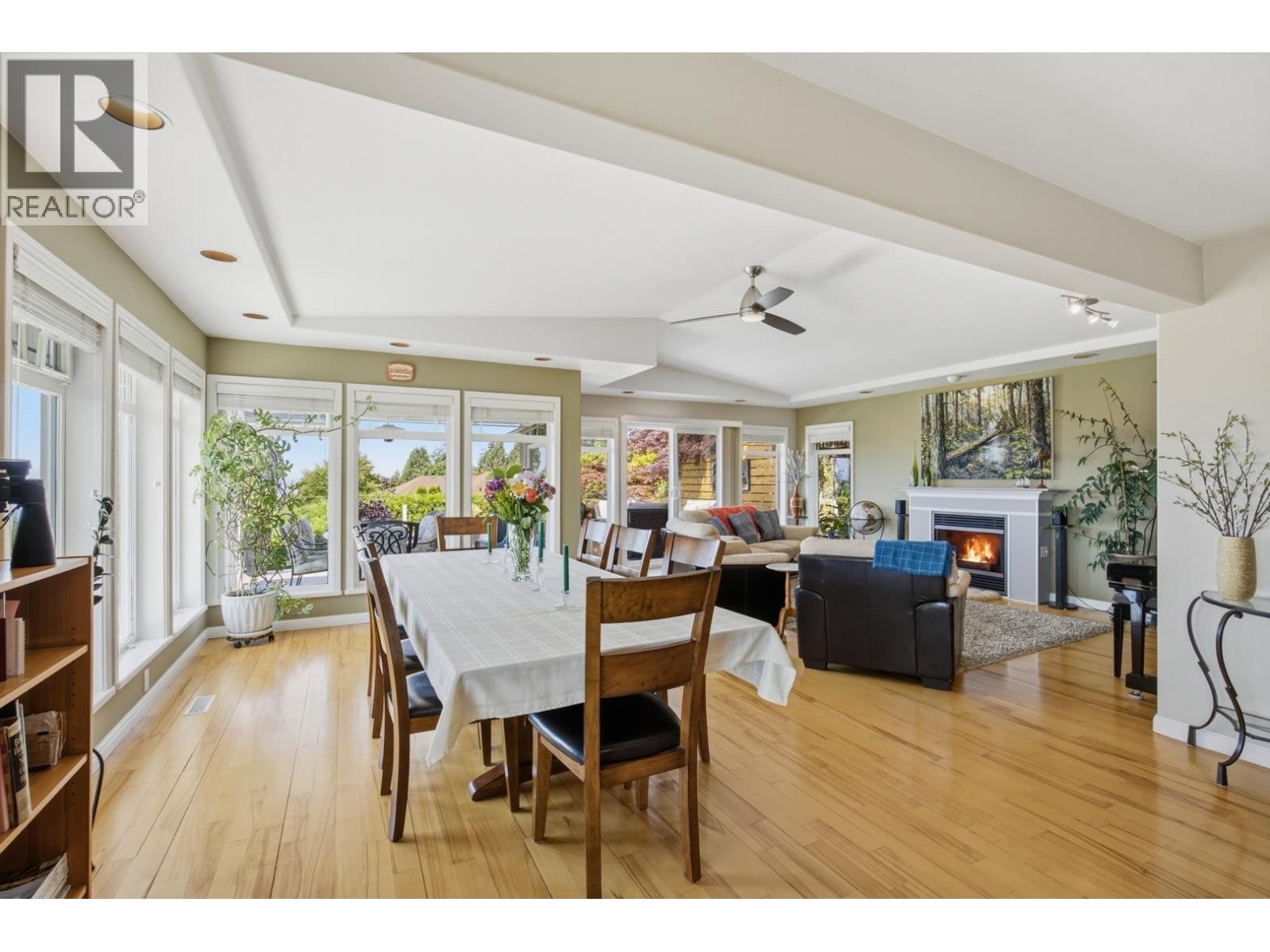 4827 Bluegrouse Drive, Sechelt, British Columbia  V7Z 0E9 - Photo 11 - R3148106