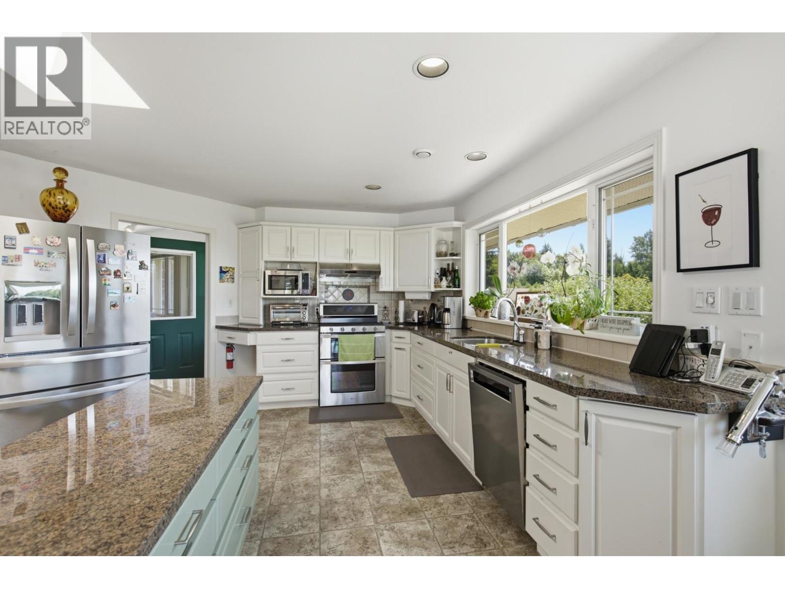 4827 Bluegrouse Drive, Sechelt, British Columbia  V7Z 0E9 - Photo 14 - R3148106