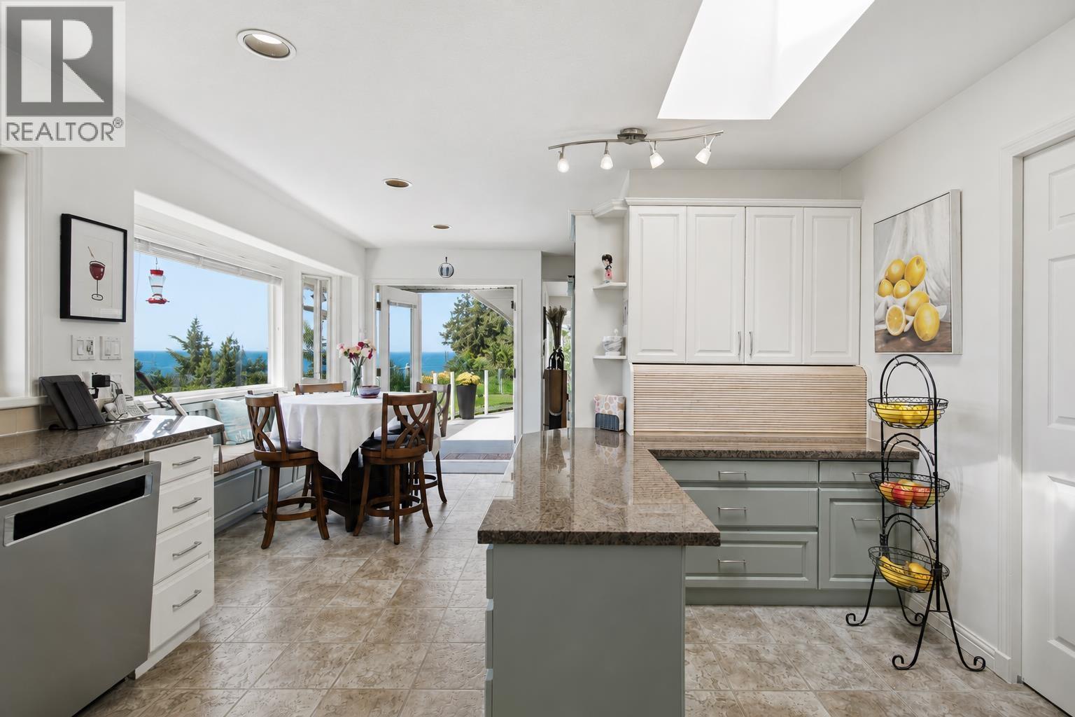 4827 Bluegrouse Drive, Sechelt, British Columbia  V7Z 0E9 - Photo 16 - R3148106