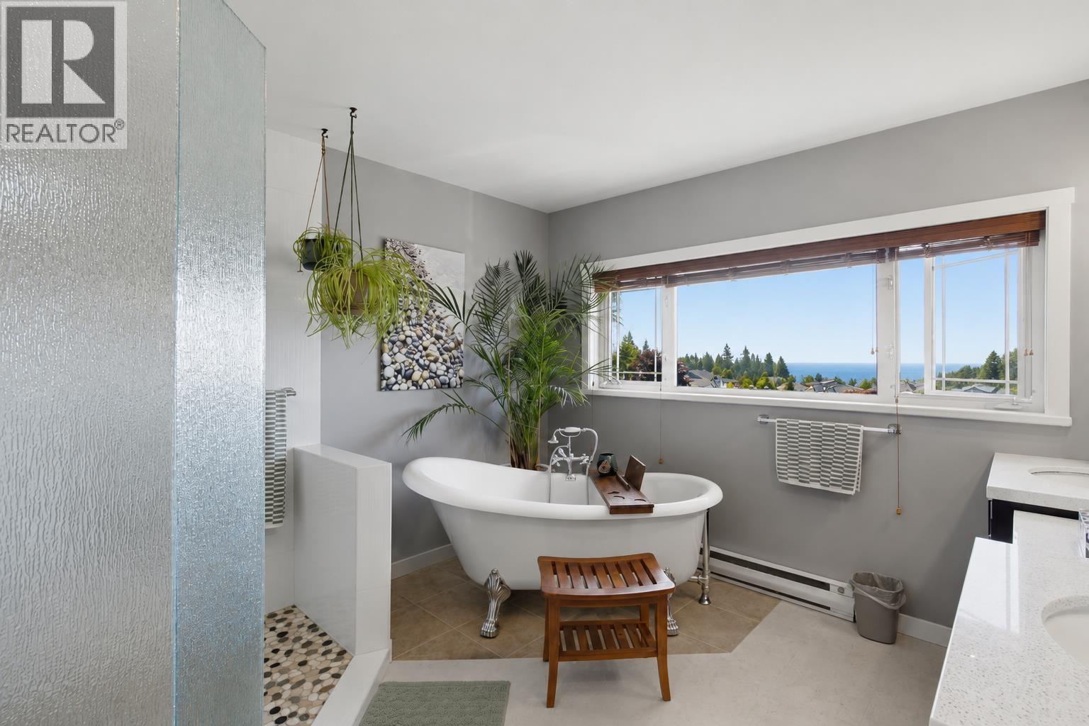 4827 Bluegrouse Drive, Sechelt, British Columbia  V7Z 0E9 - Photo 24 - R3148106