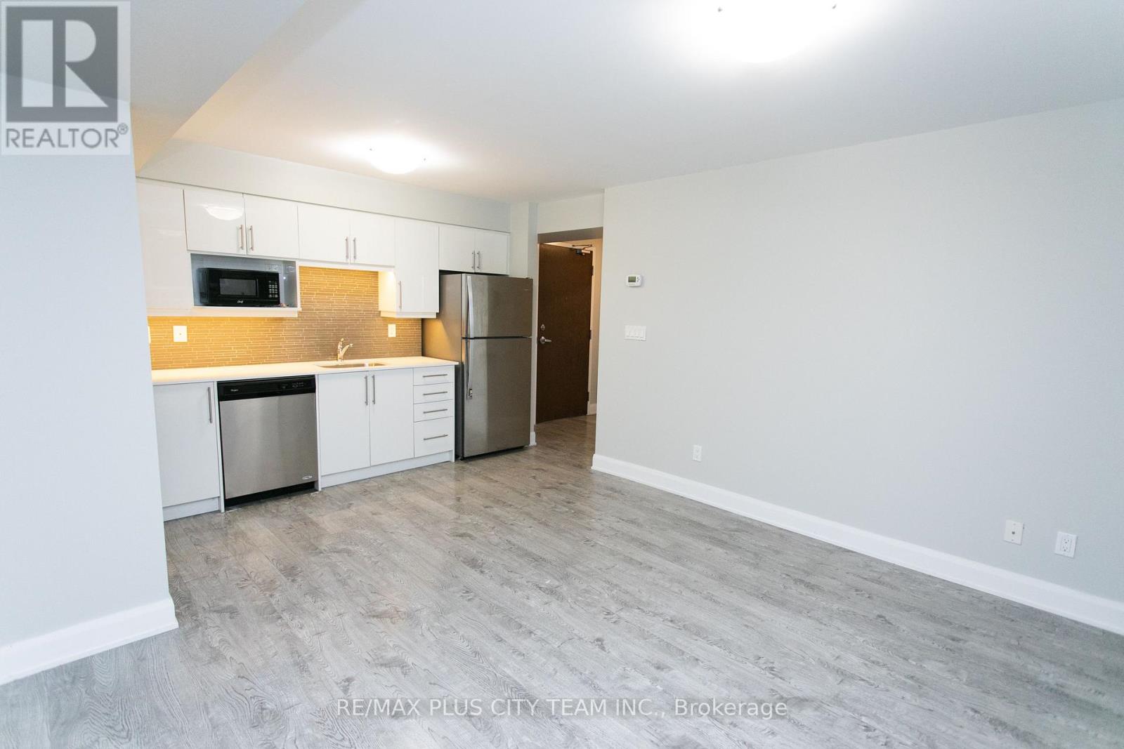 L03 - 686 Bathurst Street, Toronto, Ontario  M5S 2R3 - Photo 2 - C13586044