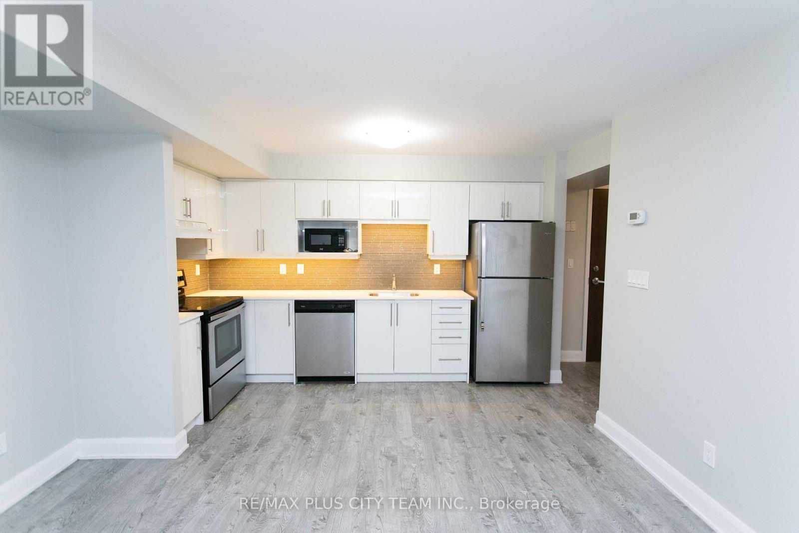 L03 - 686 Bathurst Street, Toronto, Ontario  M5S 2R3 - Photo 3 - C13586044