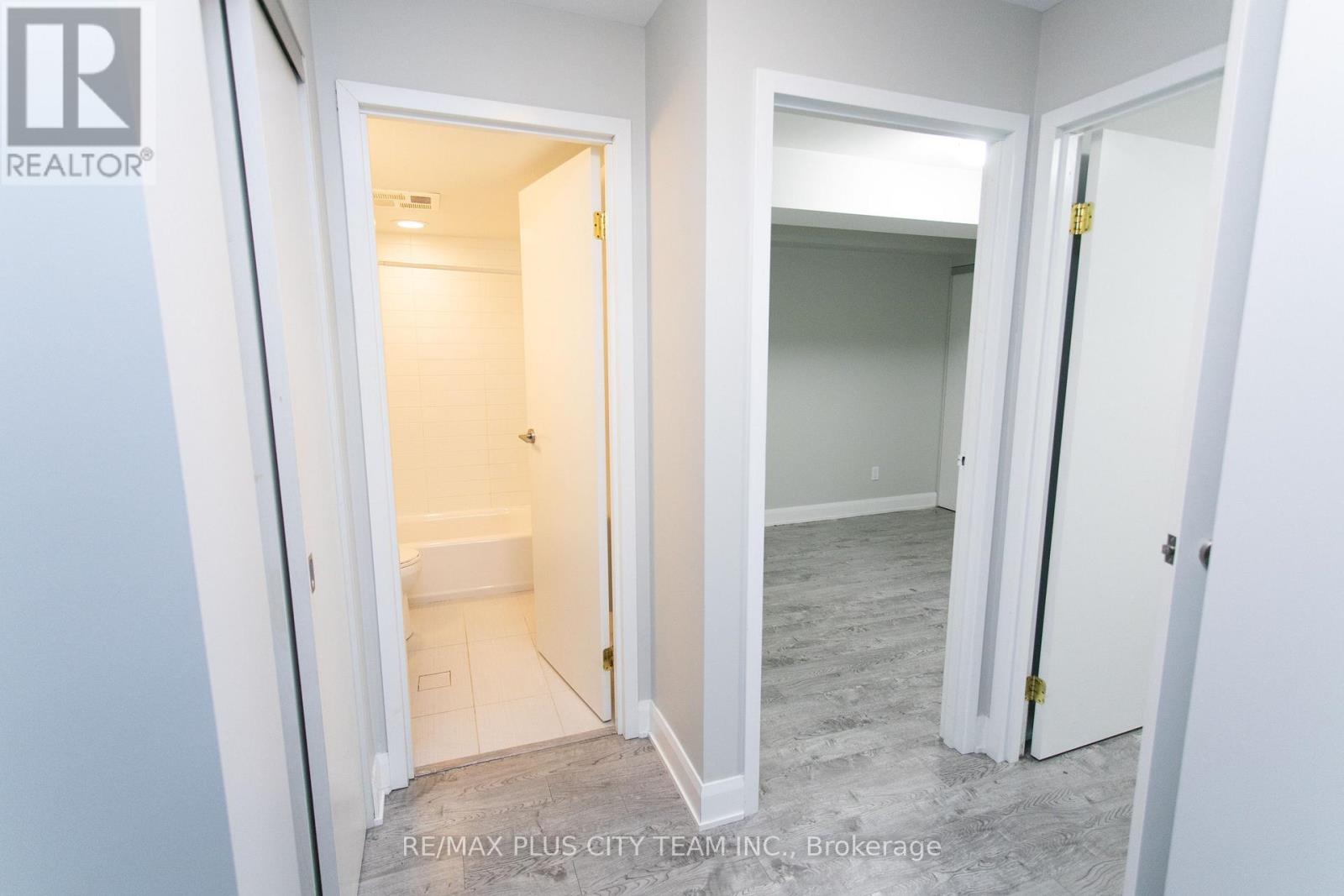 L03 - 686 Bathurst Street, Toronto, Ontario  M5S 2R3 - Photo 6 - C13586044