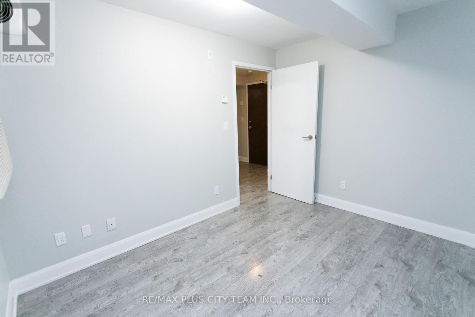 L03 - 686 Bathurst Street, Toronto, Ontario  M5S 2R3 - Photo 8 - C13586044
