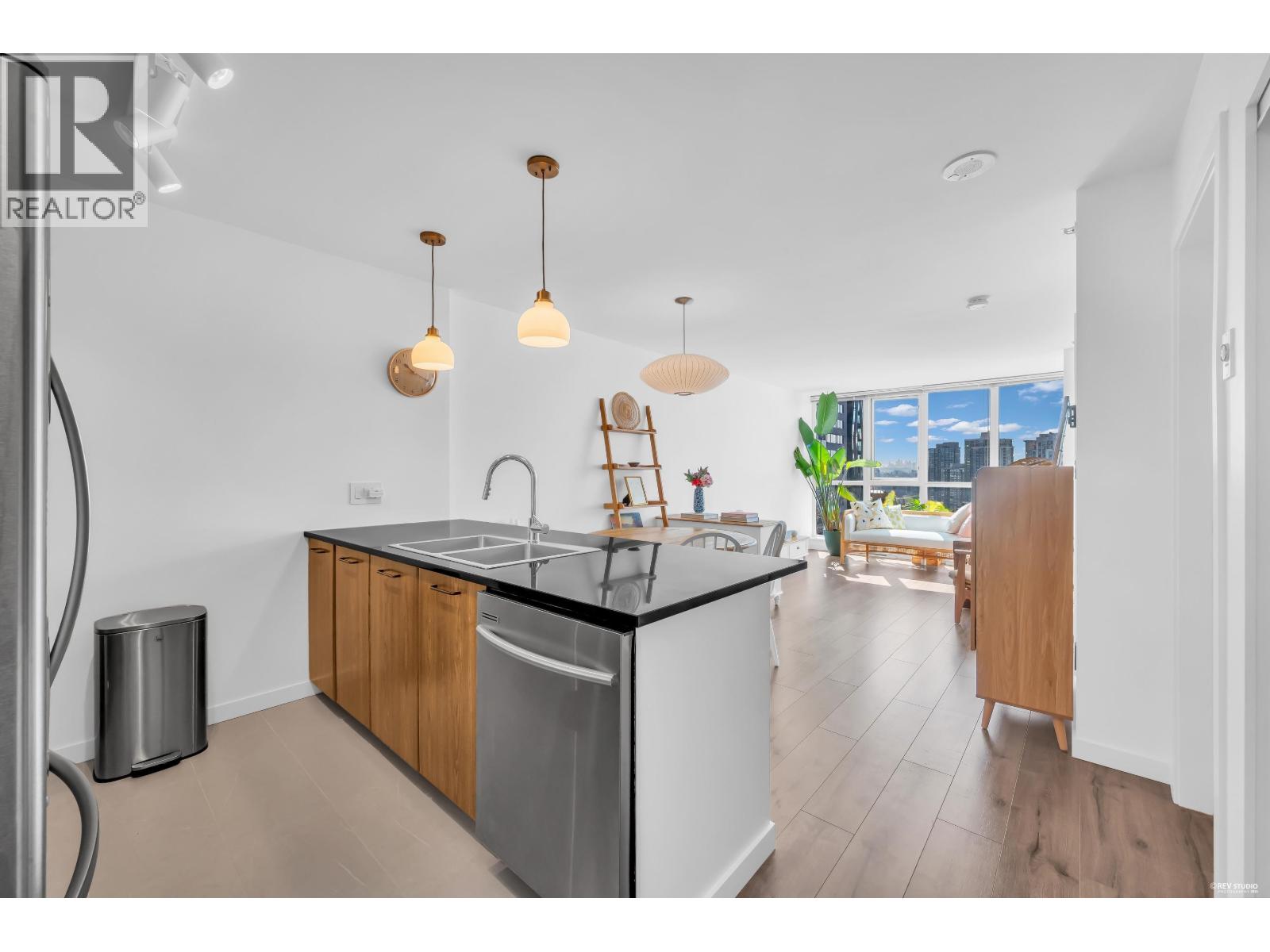 1705 1155 Seymour Street, Vancouver, British Columbia  V6B 1K2 - Photo 6 - R3148042
