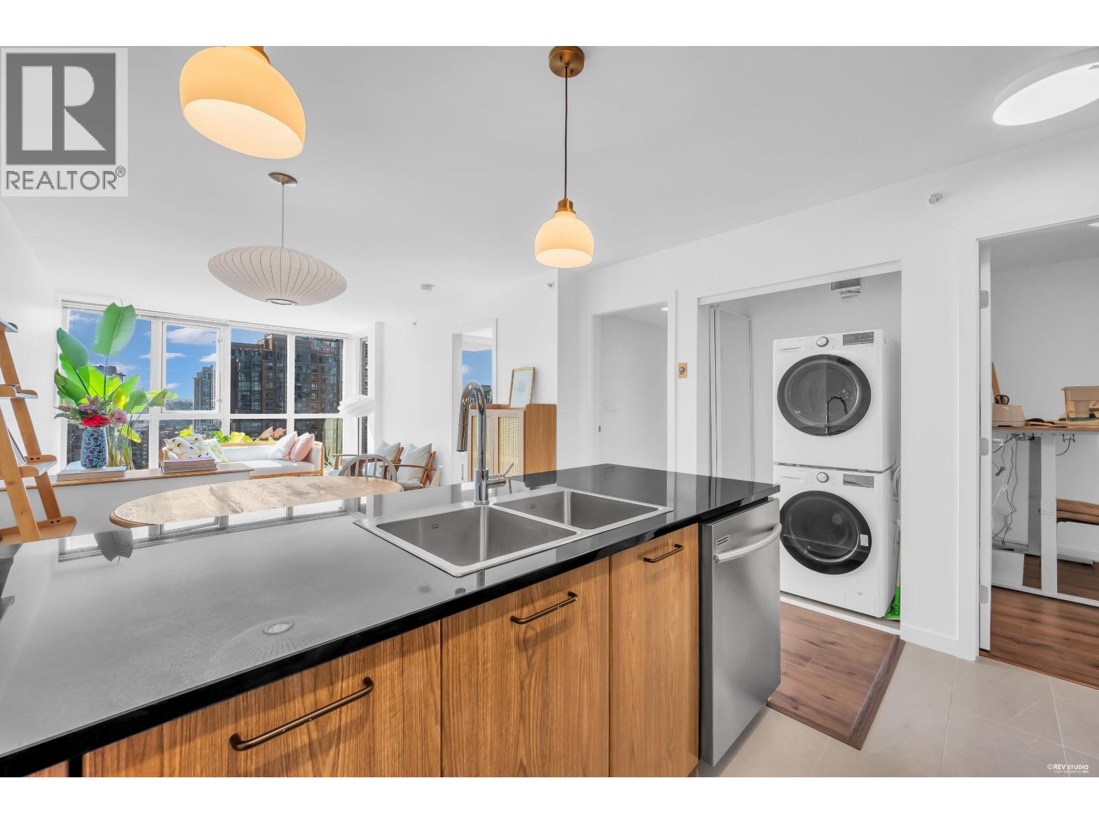 1705 1155 Seymour Street, Vancouver, British Columbia  V6B 1K2 - Photo 10 - R3148042