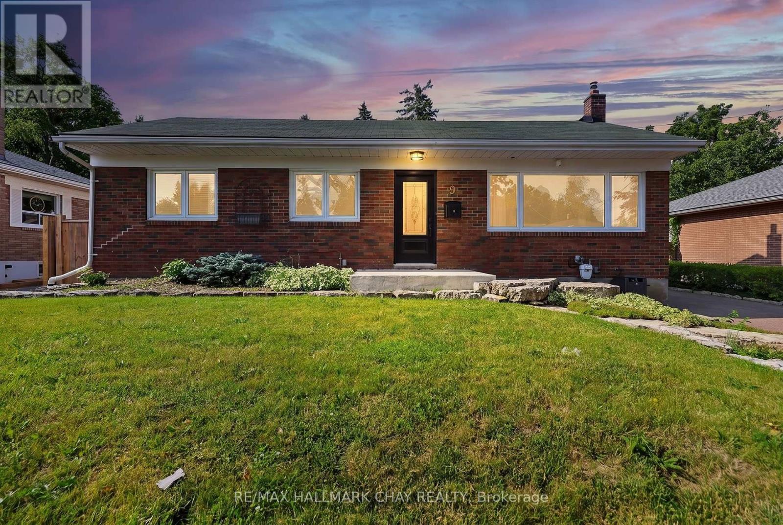 9 MELROSE AVENUE, Barrie, Ontario