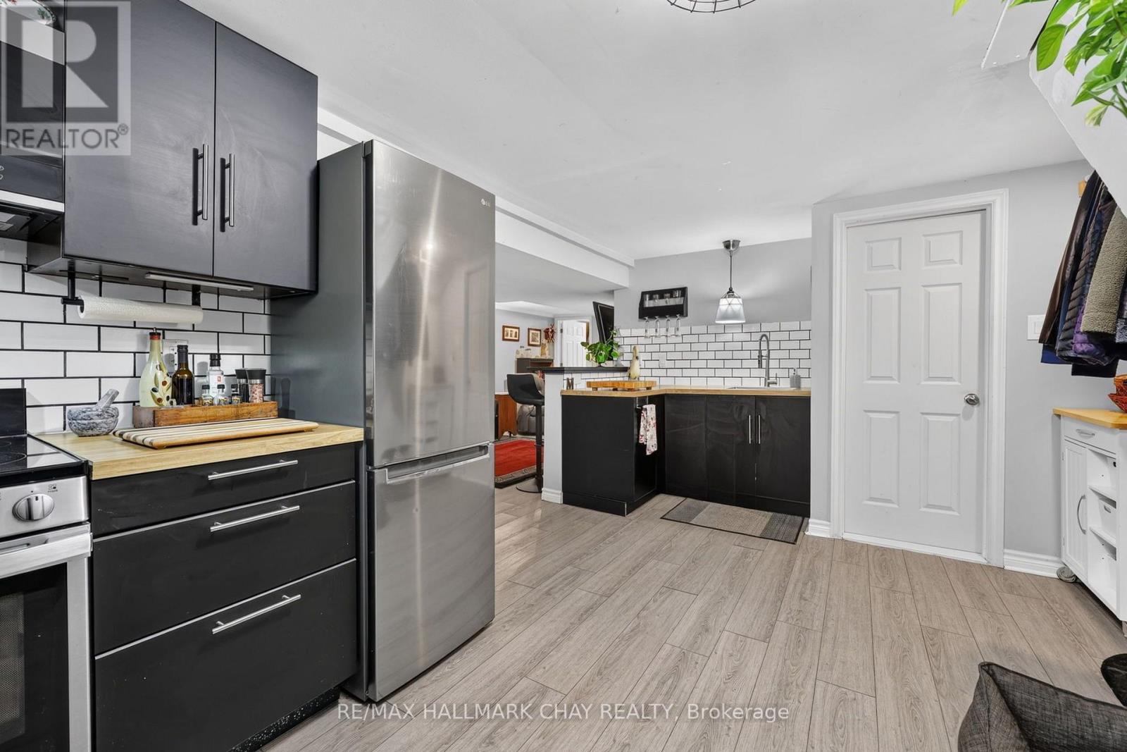 9 Melrose Avenue, Barrie (Codrington), Ontario  L4M 2A5 - Photo 14 - S13586070