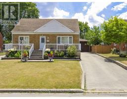 7 MAYALL AVENUE, Toronto, Ontario