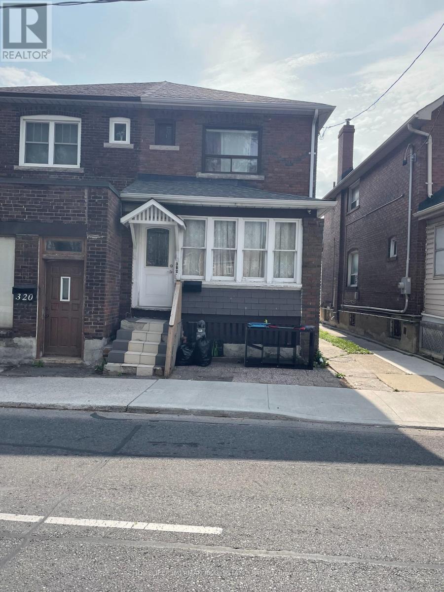 SECOND FLOOR - 322 OLD WESTON ROAD, Toronto (Weston-Pellam Park)