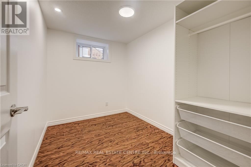 C - 297 Country Hill Drive, Kitchener, Ontario  N2E 2C1 - Photo 10 - X13586020